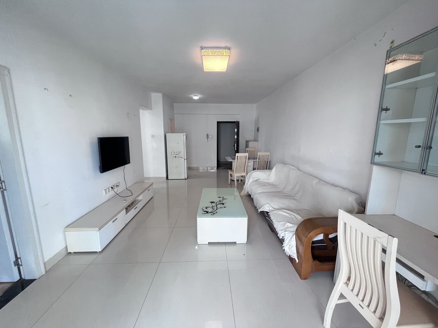 御景峰 2室2厅1卫 2600.0元/月 御景峰 2室2厅1卫 2600.0元/月室内图