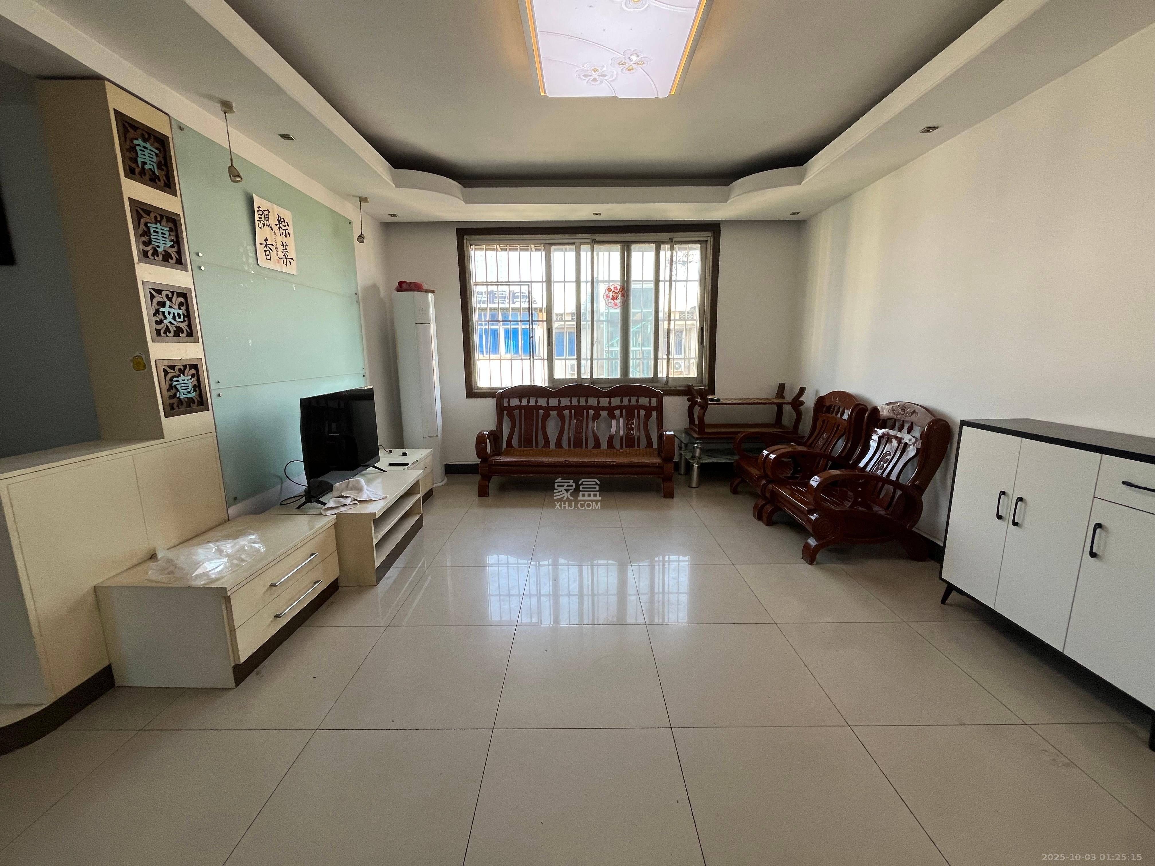 荷花园市直教师村(长沙市教育局直属教师二村) 3室2厅1卫 2200.0元/月 荷花园市直教师村(长沙市教育局直属教师二村) 3室2厅1卫 2200.0元/月室内图