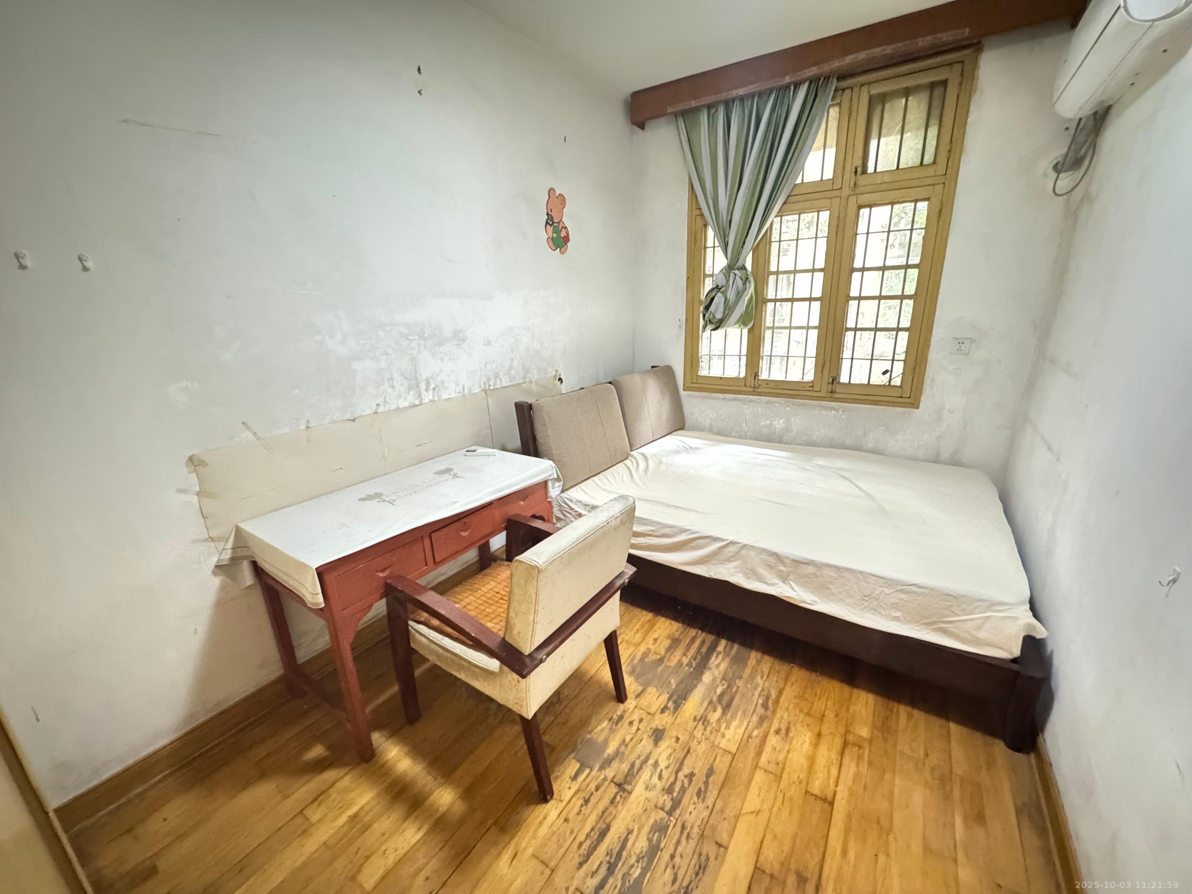 红旗区一片  2室1厅1卫    1800.0元/月室内图