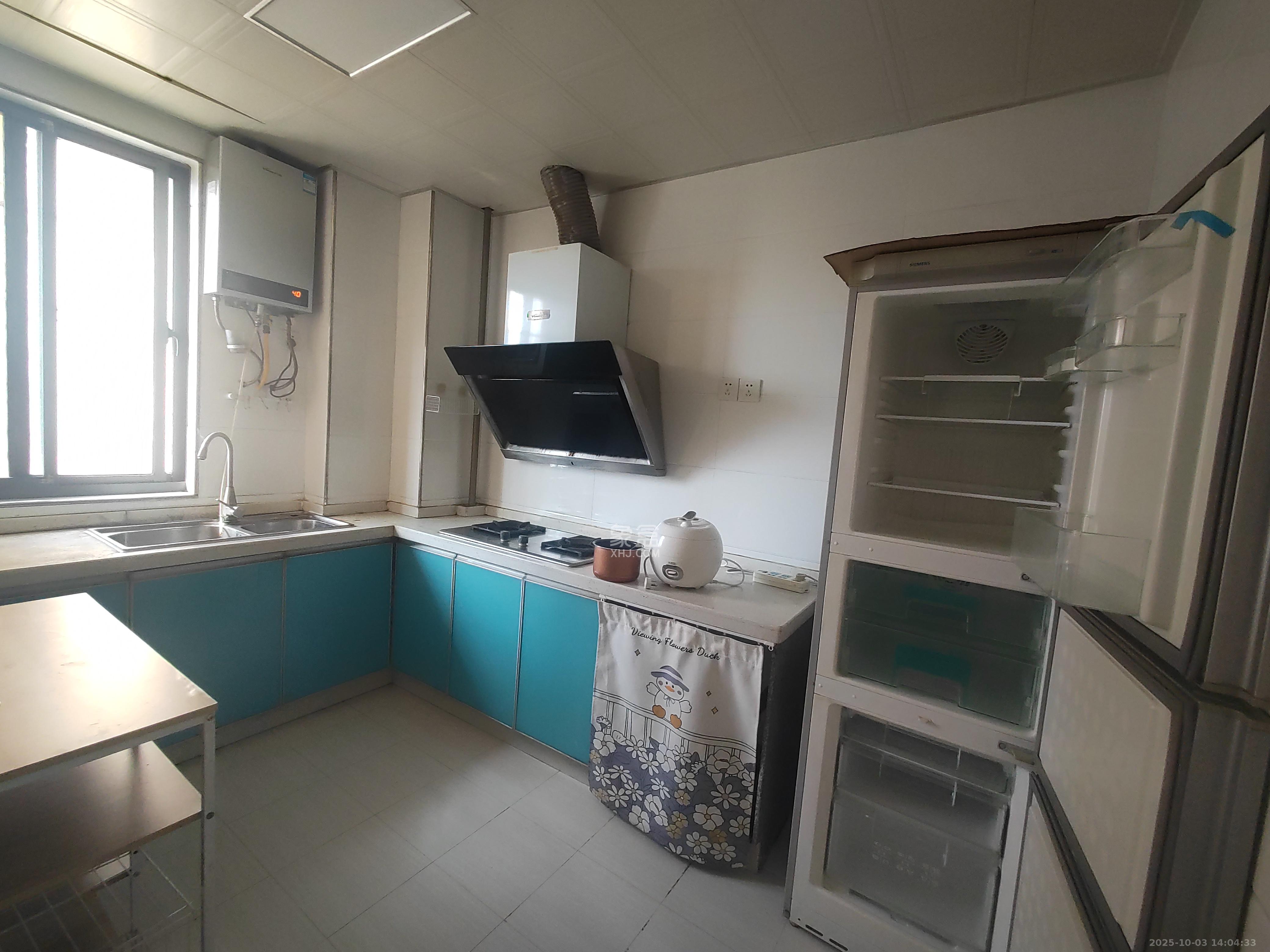 鑫天御景湾  2室1厅1卫    1900.0元/月室内图