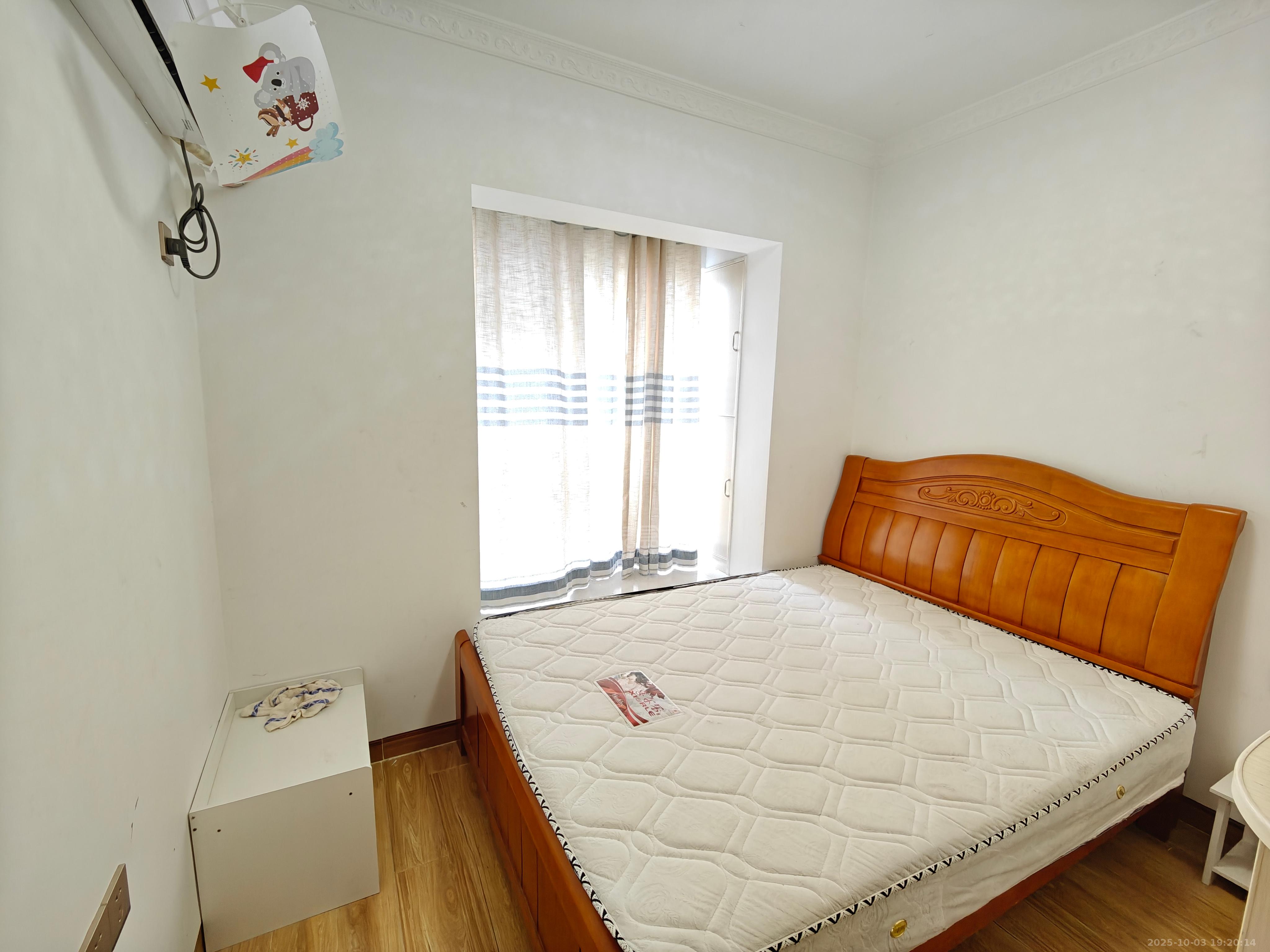 美的城三期 2室2厅1卫 1600.0元/月 美的城三期 2室2厅1卫 1600.0元/月室内图