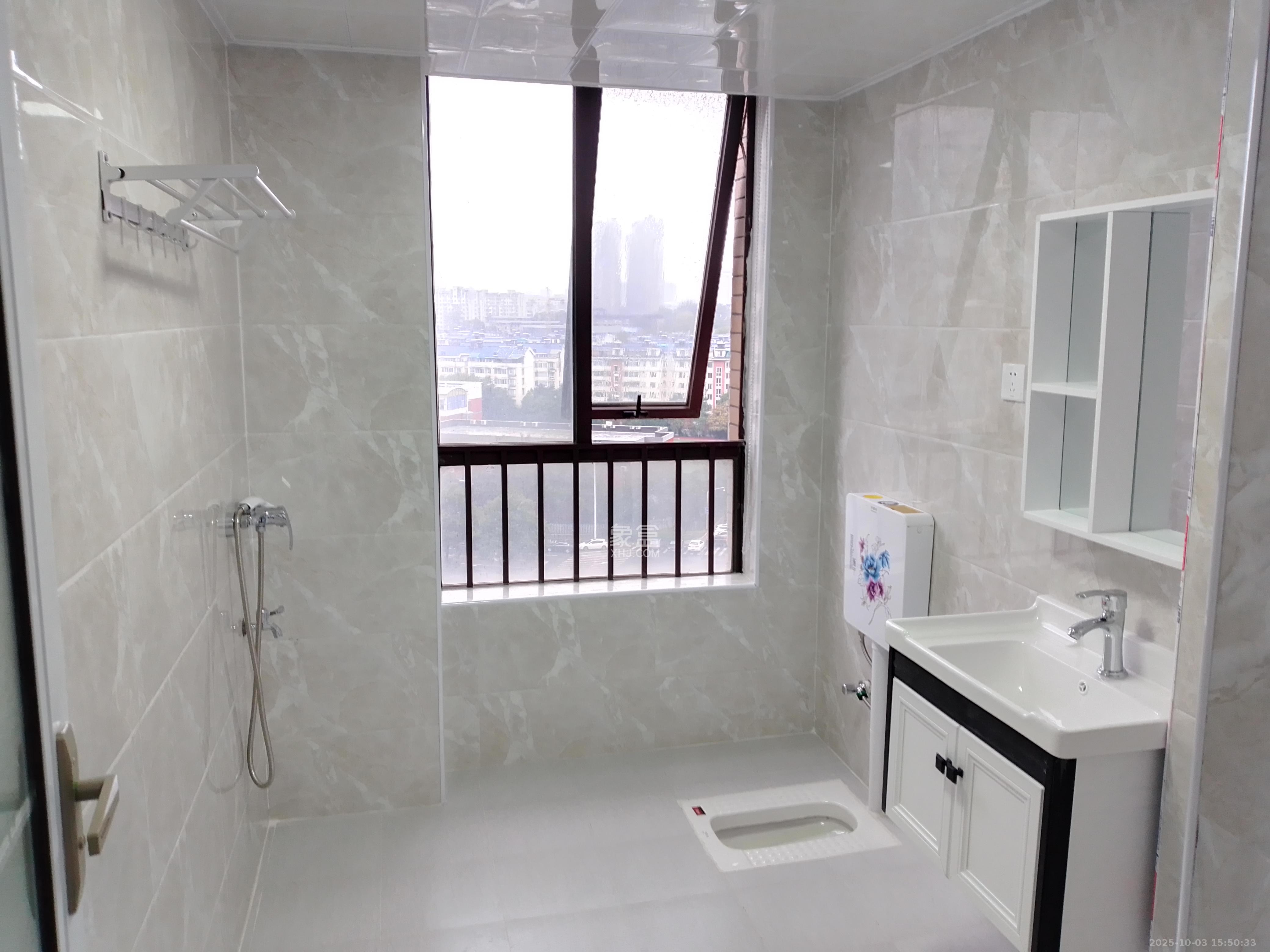 听香水榭 4室2厅2卫 2800.0元/月 听香水榭 4室2厅2卫 2800.0元/月室内图