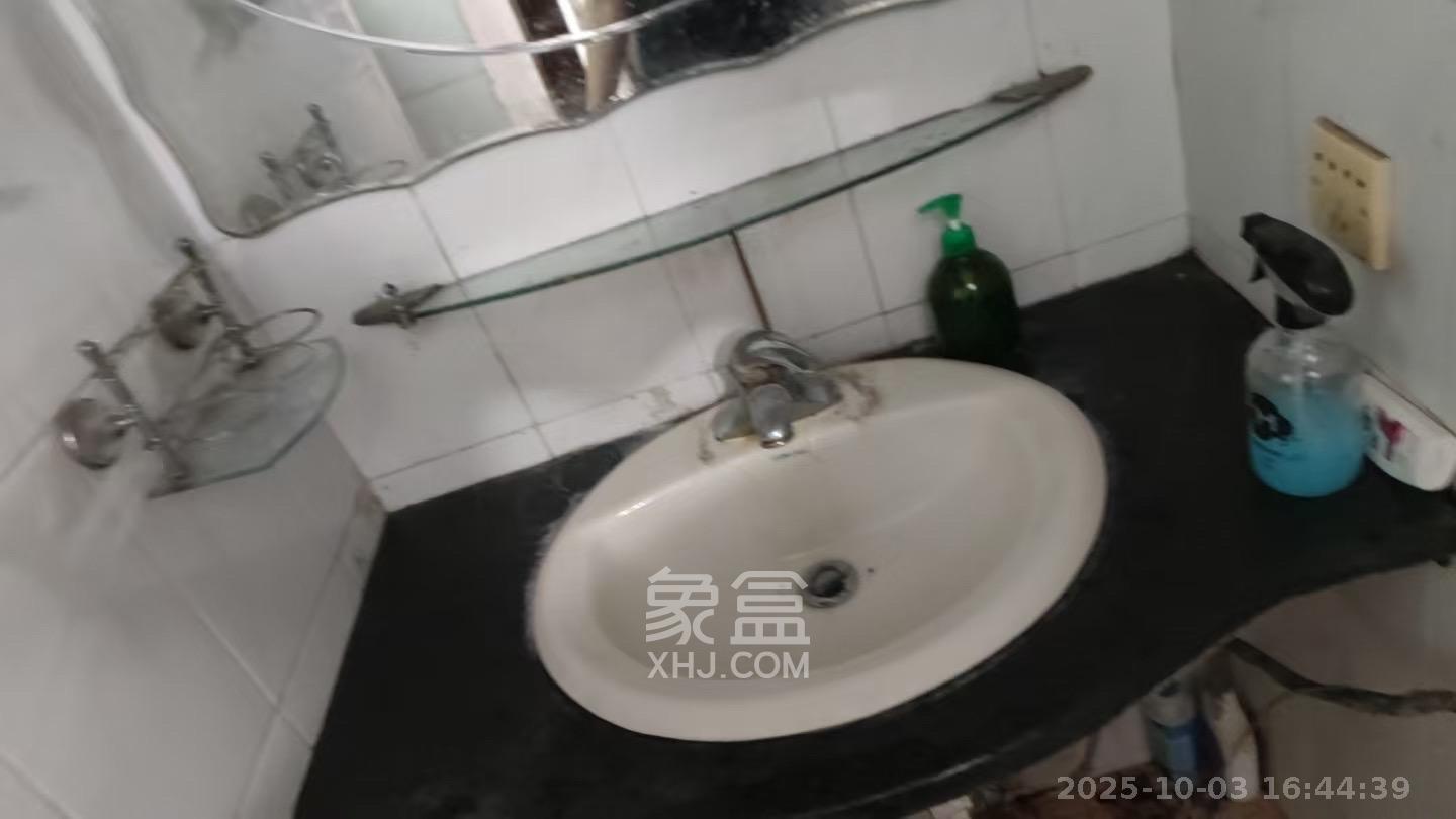 航天大院 3室2厅1卫 2300.0元/月 航天大院 3室2厅1卫 2300.0元/月室内图