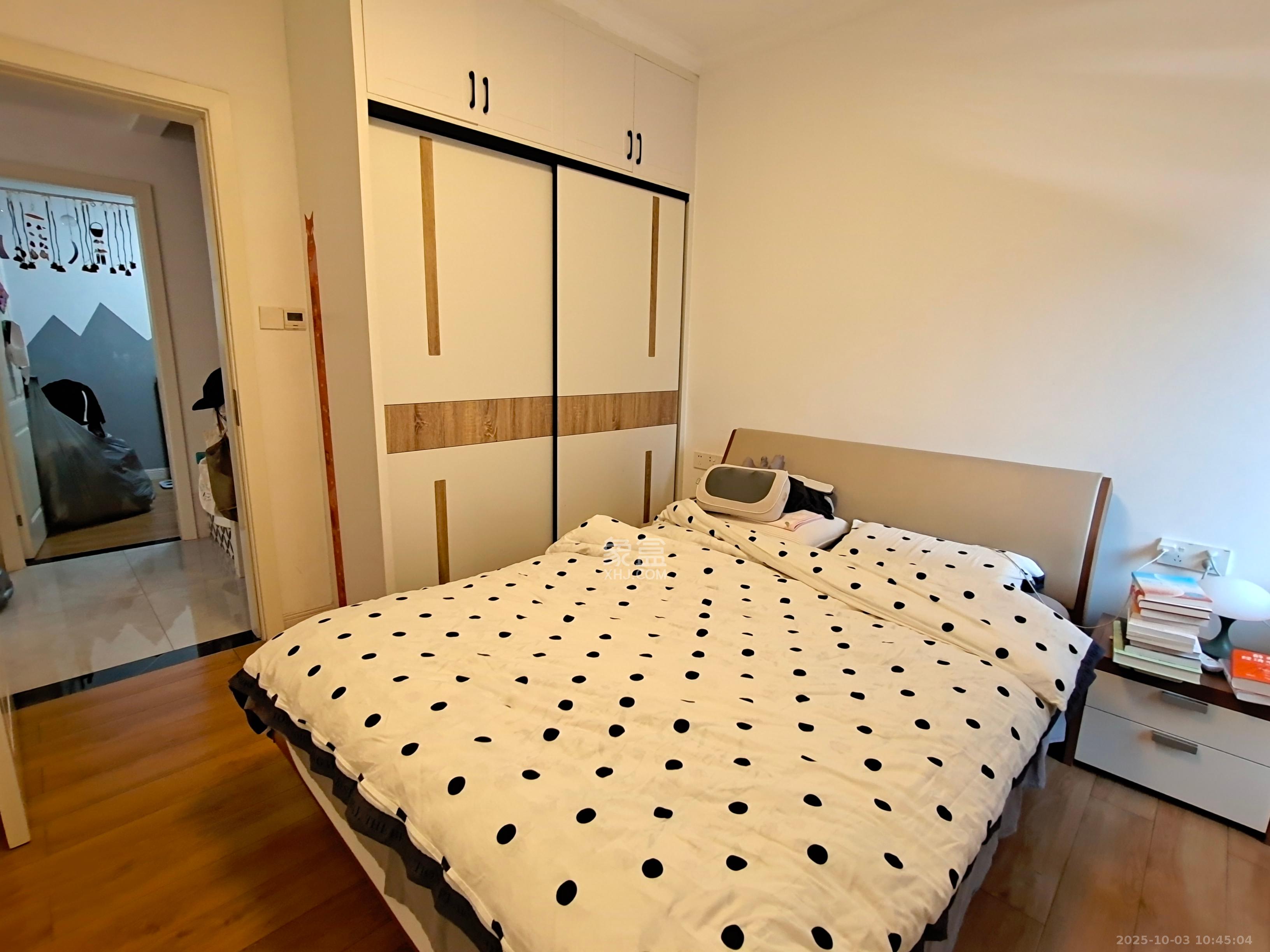 新城国际花都  4室2厅1卫    2200.0元/月 新城国际花都  4室2厅1卫    2200.0元/月室内图