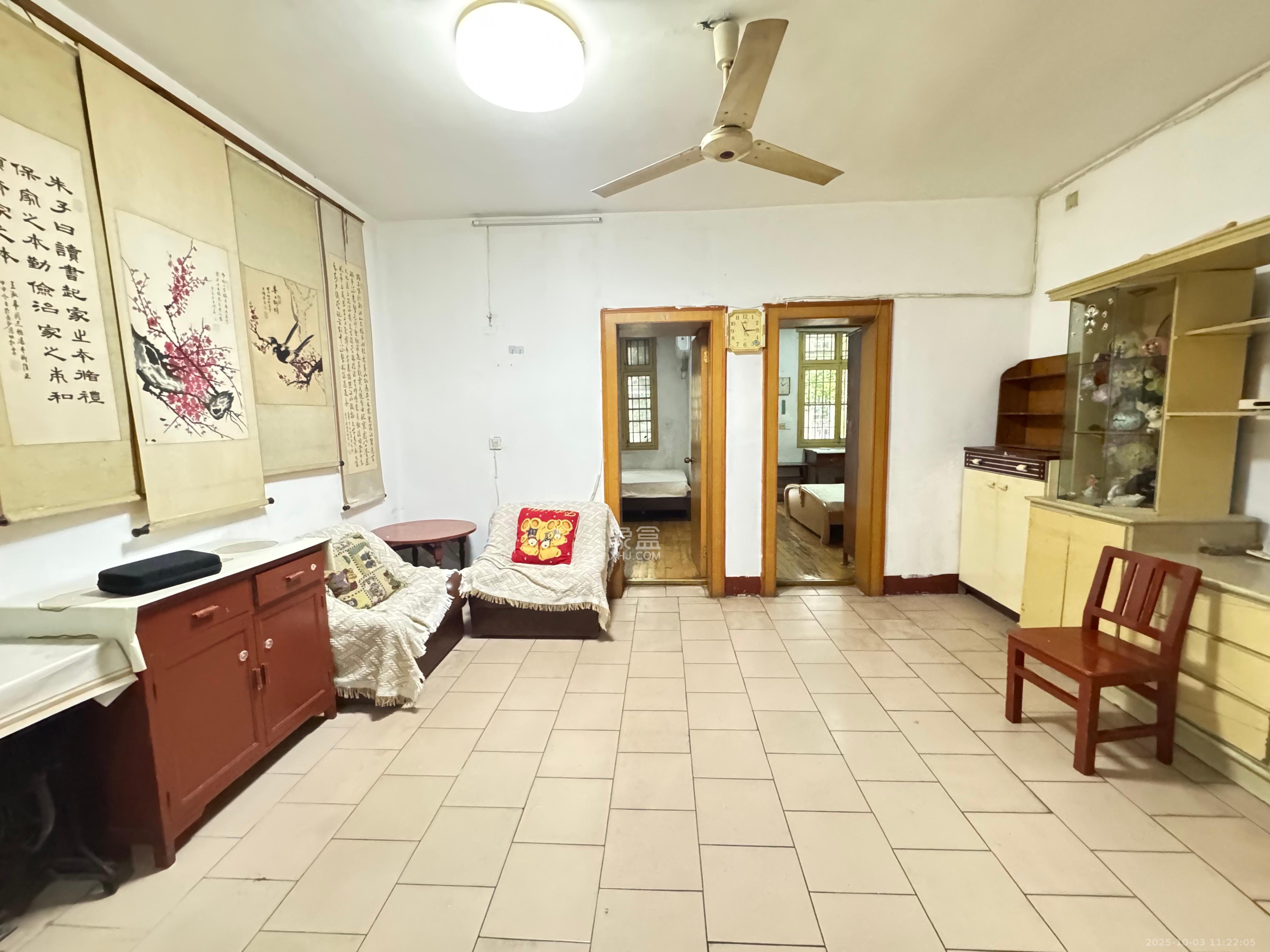 红旗区一片  2室1厅1卫    1800.0元/月室内图