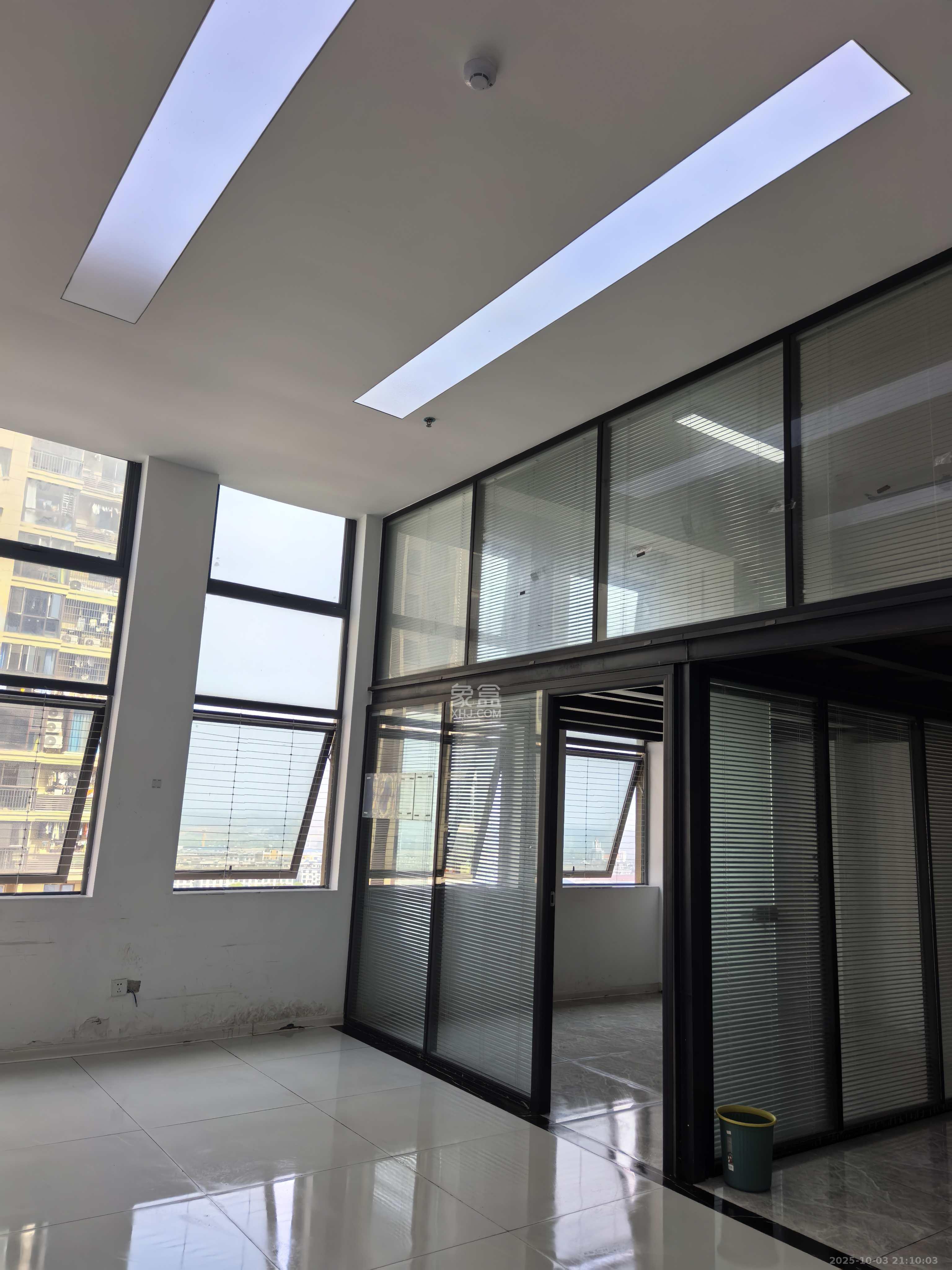 华润置地广场二期 1室1厅1卫 4500.0元/月 华润置地广场二期 1室1厅1卫 4500.0元/月室内图