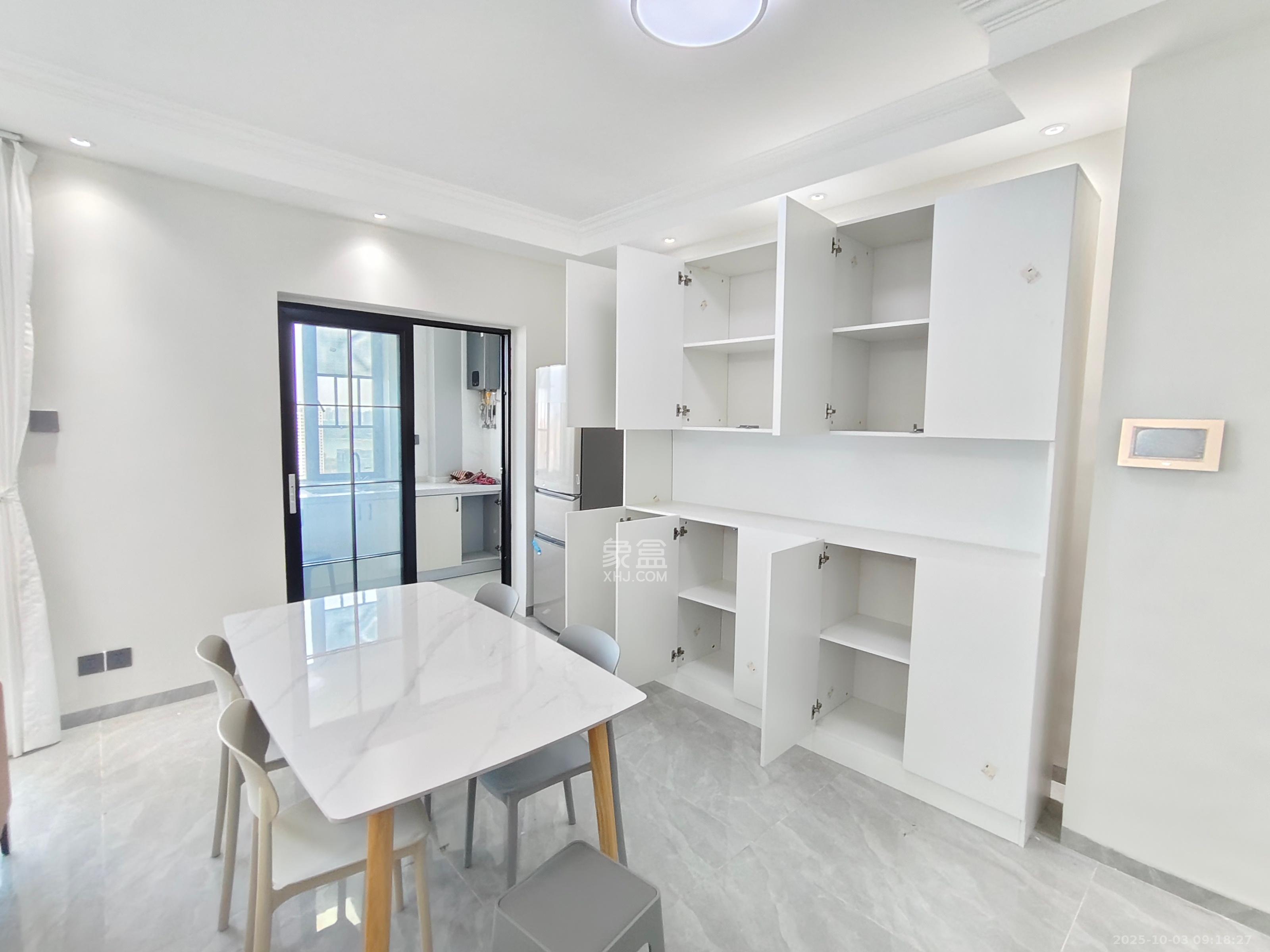 洋湖18克拉(旷远洋湖18克拉)  3室2厅2卫    2800.0元/月 洋湖18克拉(旷远洋湖18克拉)  3室2厅2卫    2800.0元/月室内图