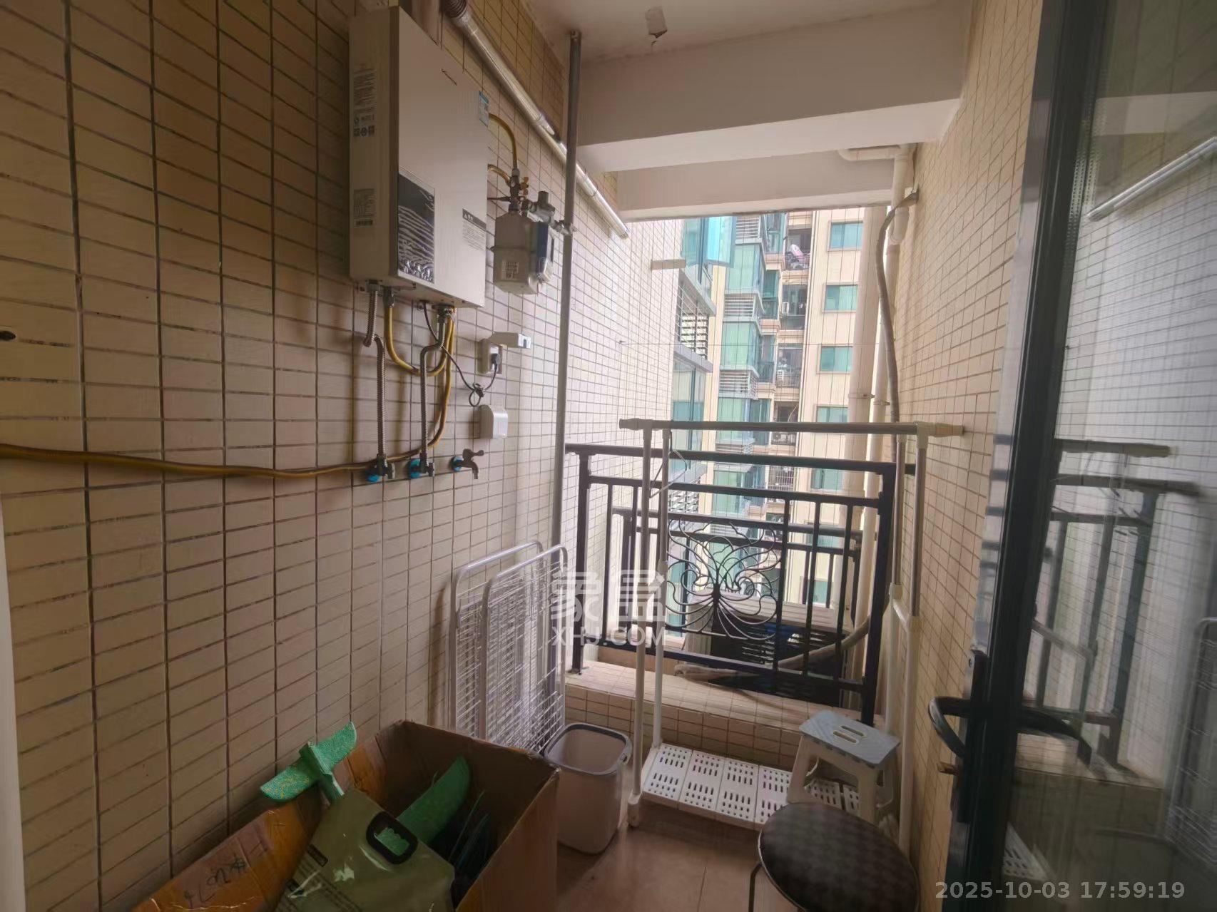 恒大翡翠华庭  1室2厅1卫    2000.0元/月室内图