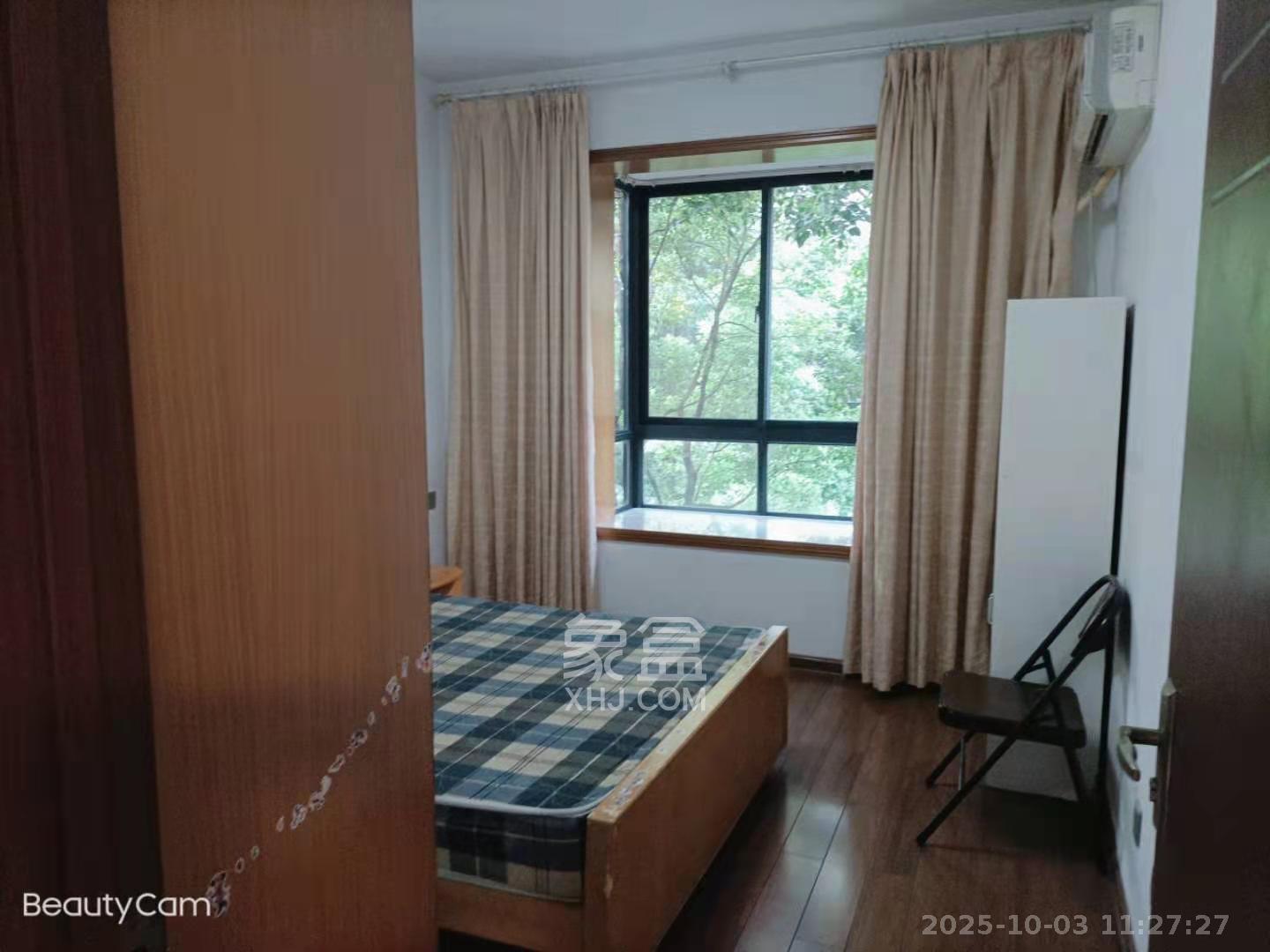 城市森林  2室2厅1卫    2300.0元/月室内图