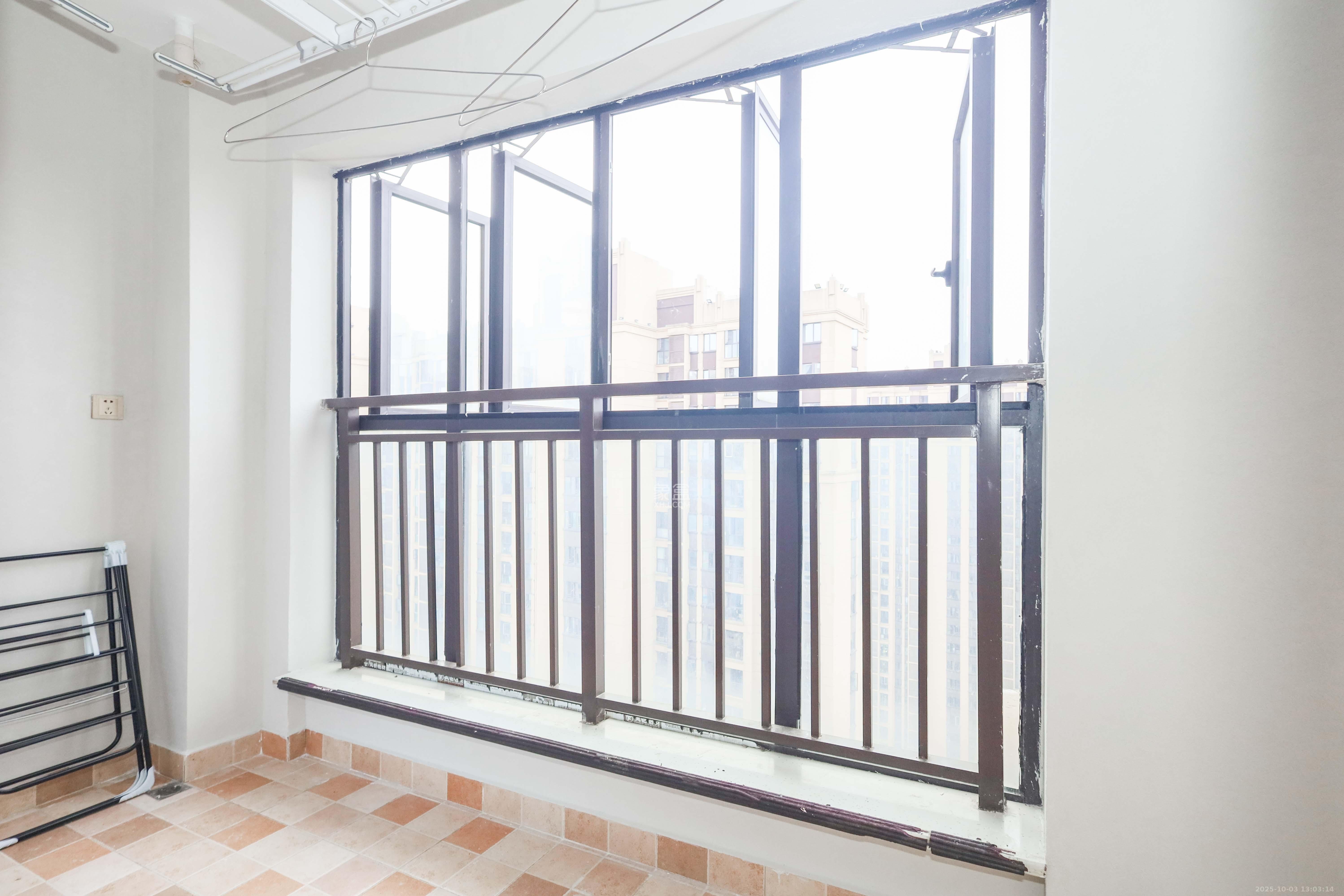 梅溪鑫苑名家 3室2厅1卫 82.0万 梅溪鑫苑名家 3室2厅1卫 82.0万阳台