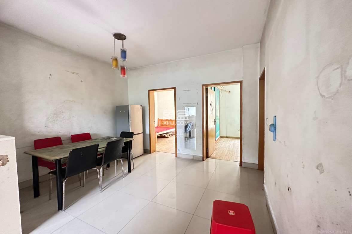 鄱阳小区 3室2厅1卫 1600.0元/月 鄱阳小区 3室2厅1卫 1600.0元/月室内图