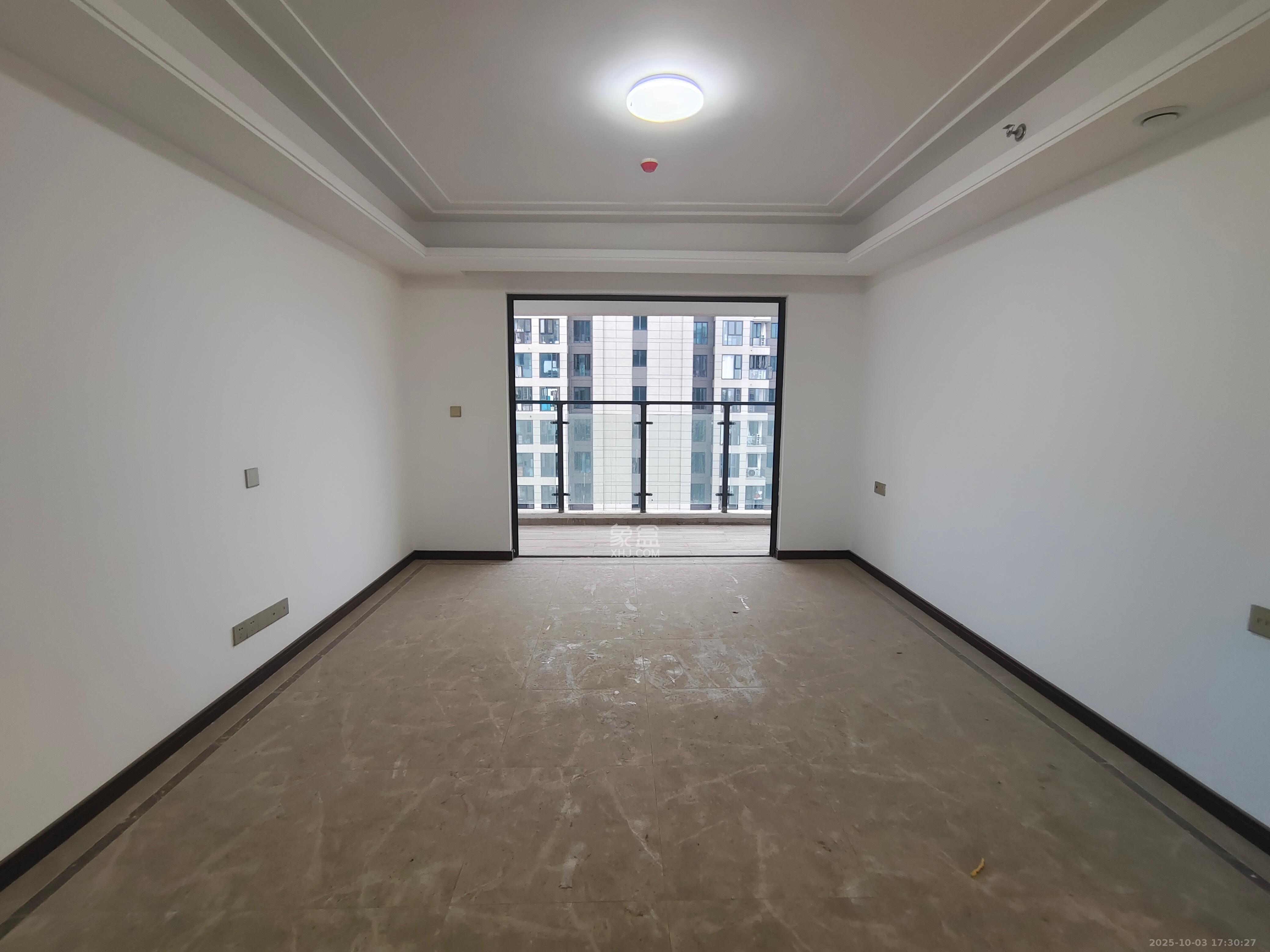 绿地长沙城际空间站(绿地新里佳苑) 4室2厅2卫 3400.0元/月 绿地长沙城际空间站(绿地新里佳苑) 4室2厅2卫 3400.0元/月室内图