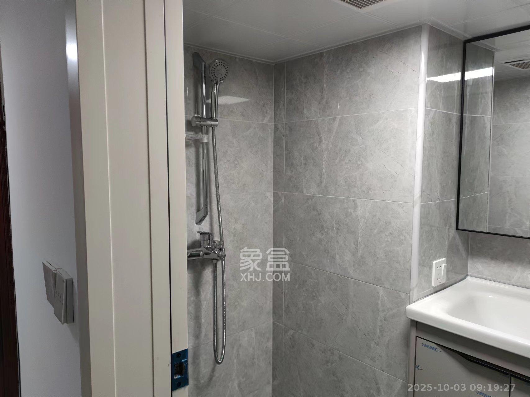 龙湖湘江星座(祺鑫星座公寓) 1室1厅1卫 1300.0元/月 龙湖湘江星座(祺鑫星座公寓) 1室1厅1卫 1300.0元/月室内图