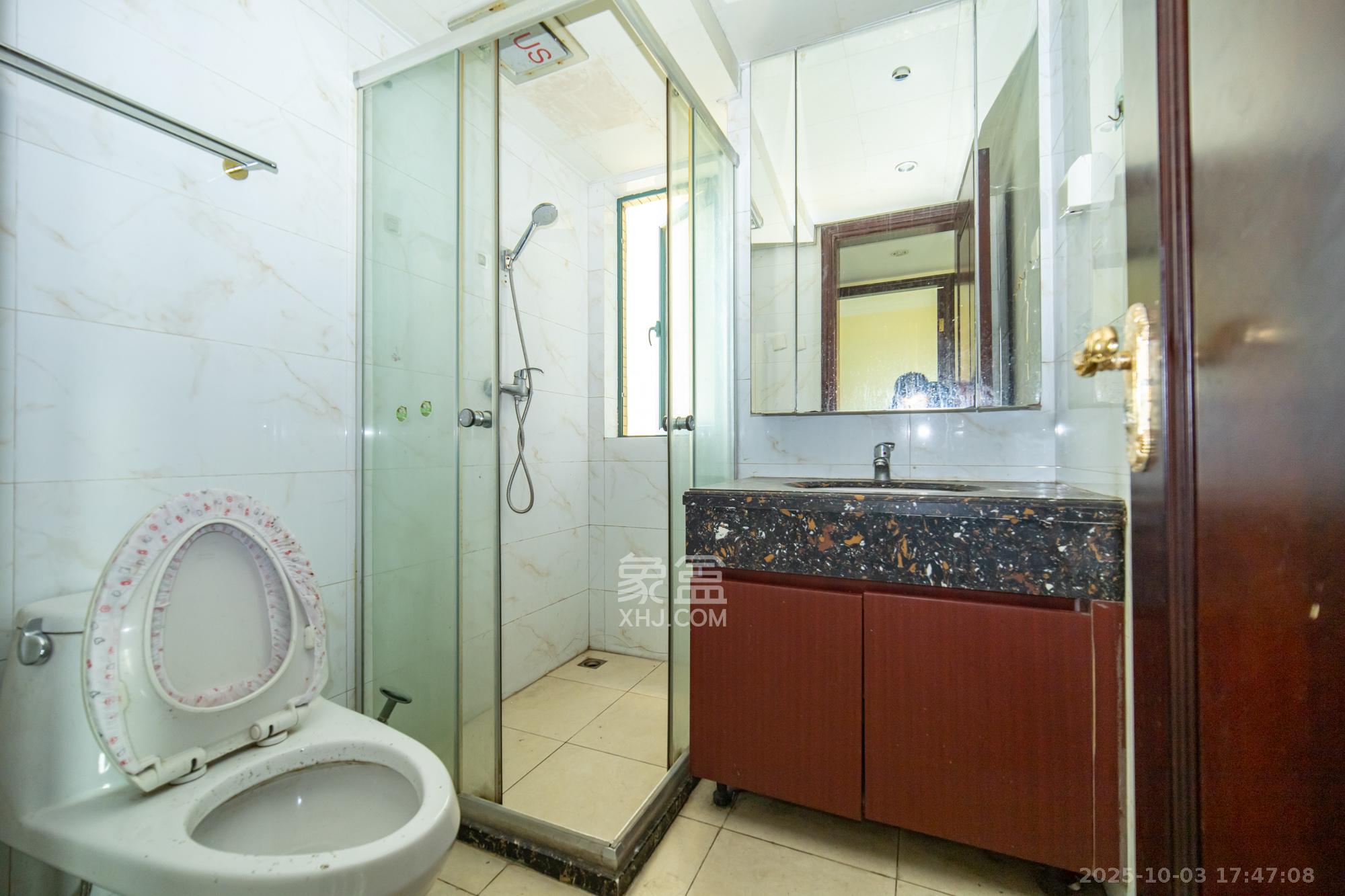 恒大雅苑  3室1厅1卫    105.0万卫生间