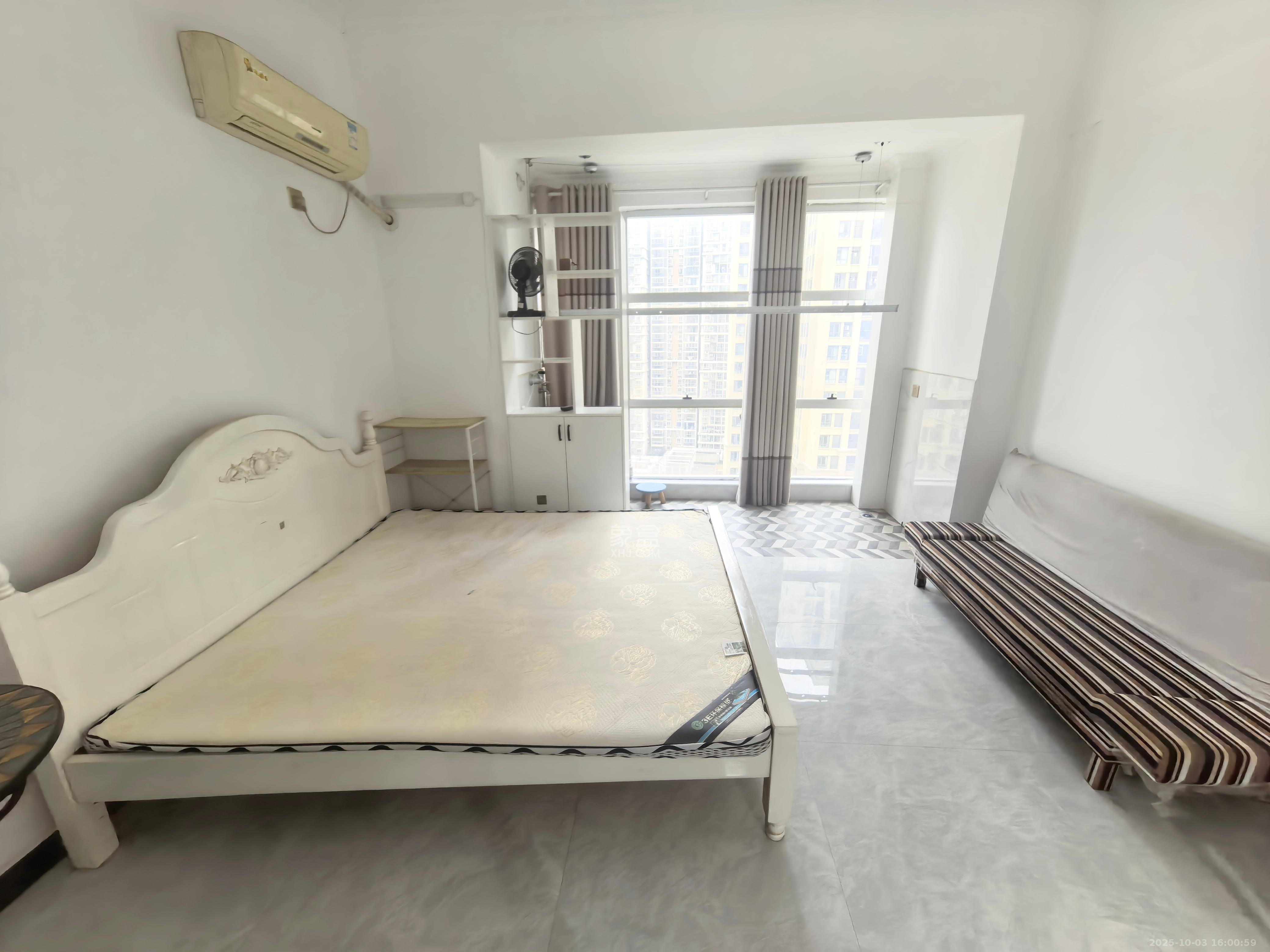 恒泰广场 1室1厅1卫 1500.0元/月 恒泰广场 1室1厅1卫 1500.0元/月室内图