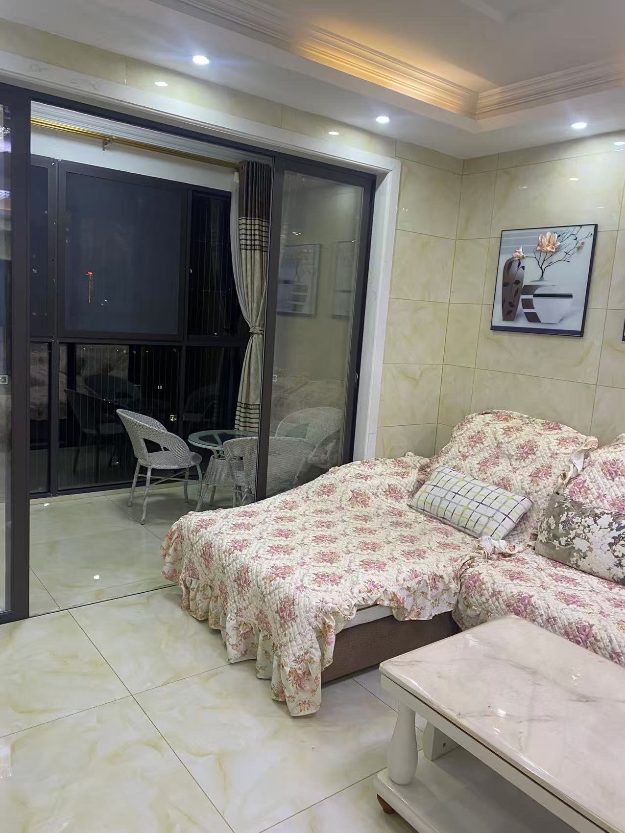 东城国际  3室2厅1卫    1800.0元/月室内图