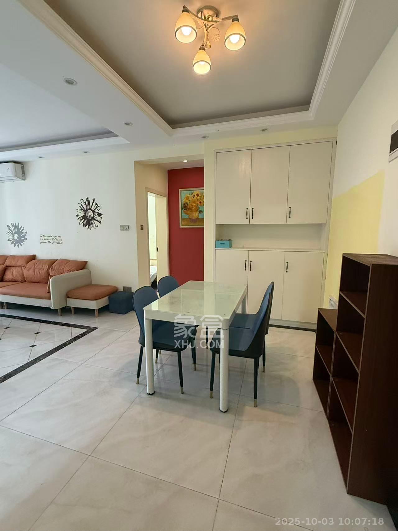 世茂外滩里(世茂铂翠湾三期) 3室2厅1卫 2800.0元/月 世茂外滩里(世茂铂翠湾三期) 3室2厅1卫 2800.0元/月室内图