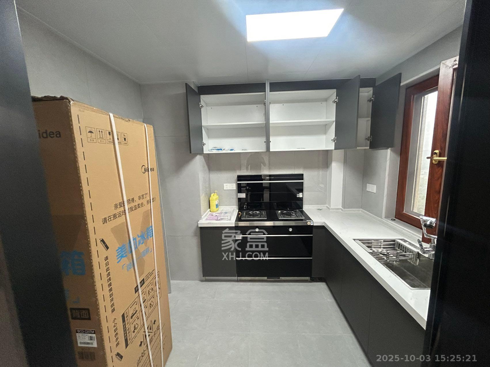 天麓尚层  4室2厅2卫    2800.0元/月室内图