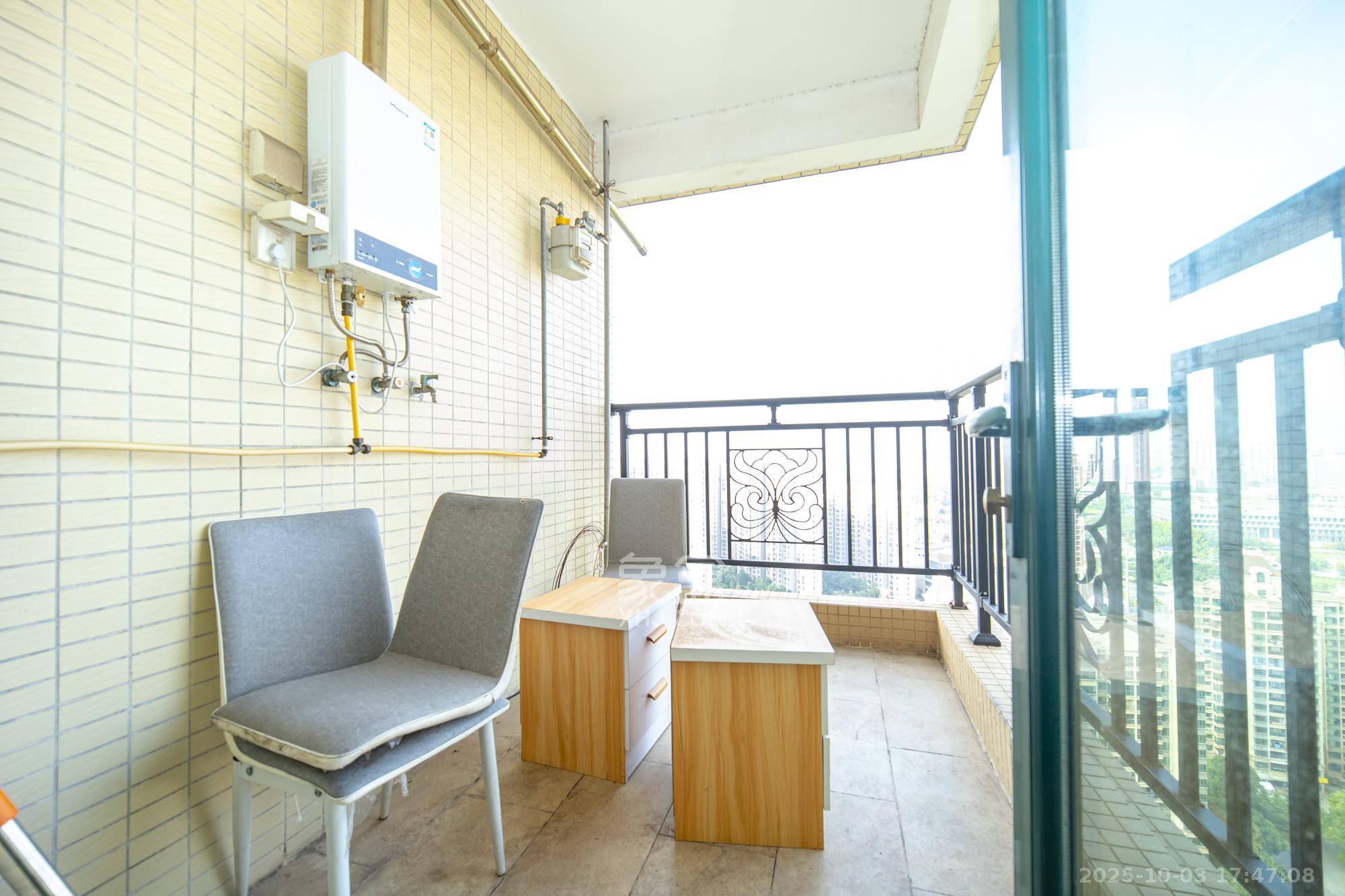 恒大雅苑  3室1厅1卫    105.0万阳台