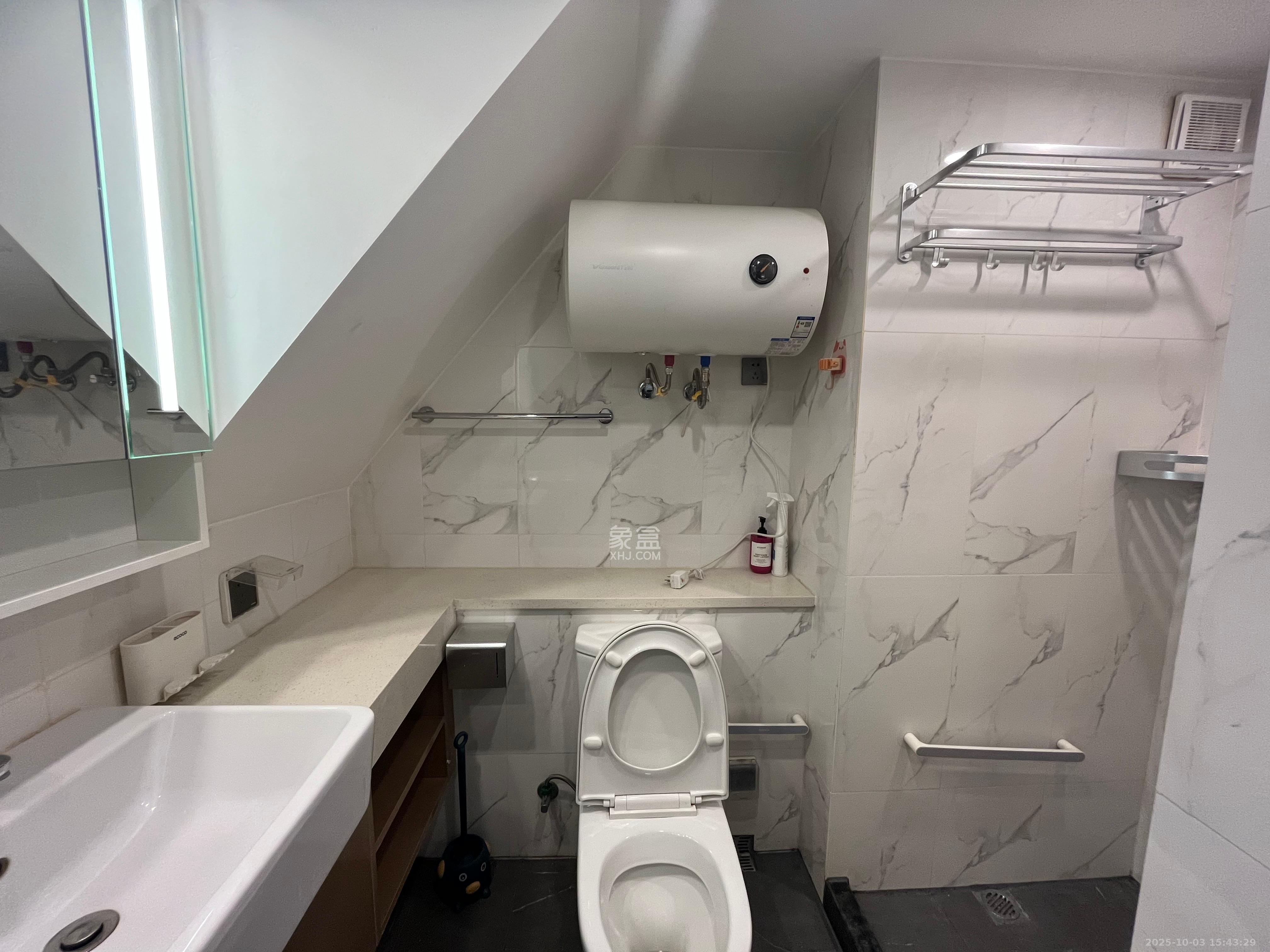 达美寰宇中心  2室1厅1卫    2200.0元/月室内图