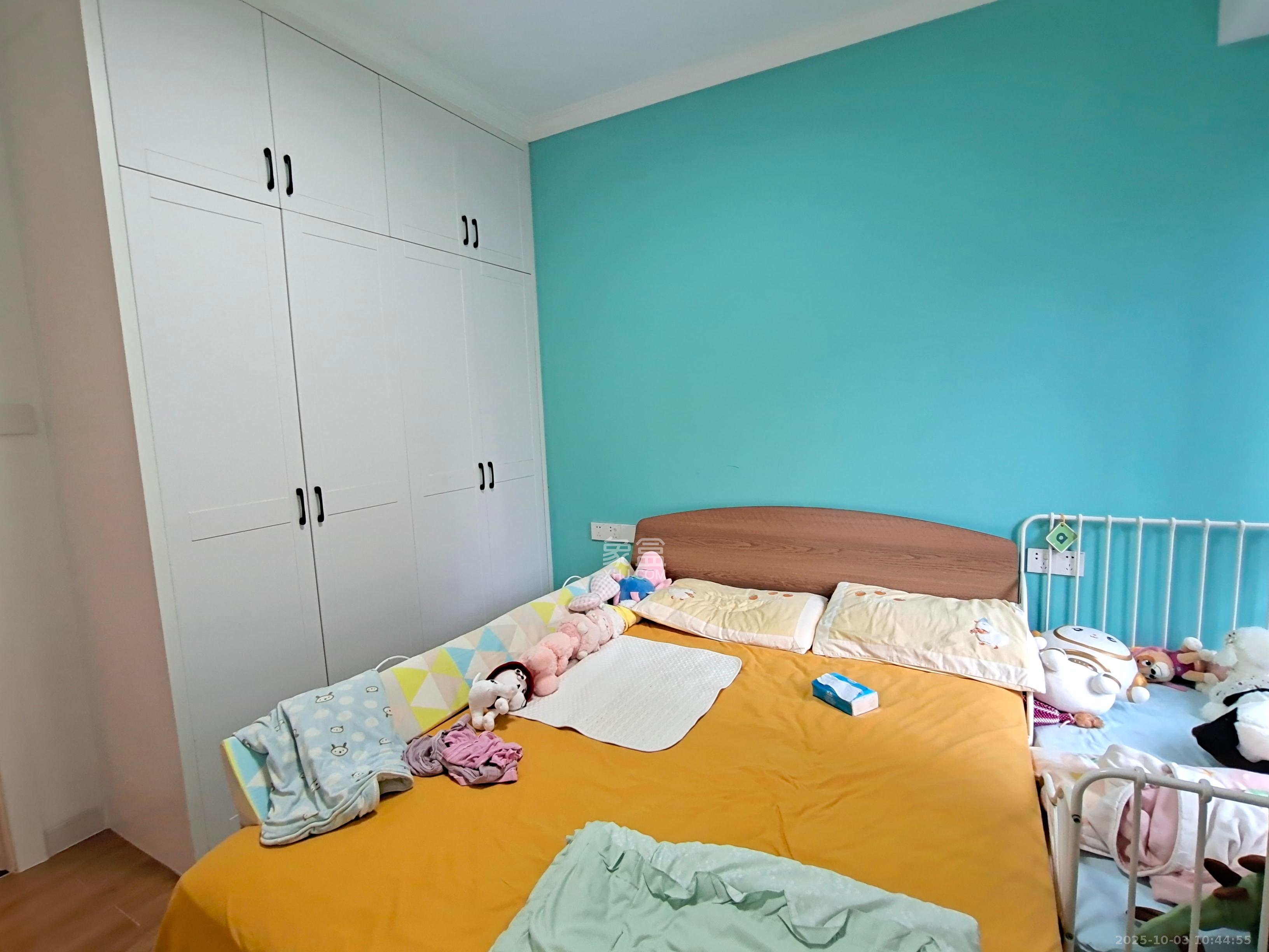 新城国际花都  4室2厅1卫    2200.0元/月室内图