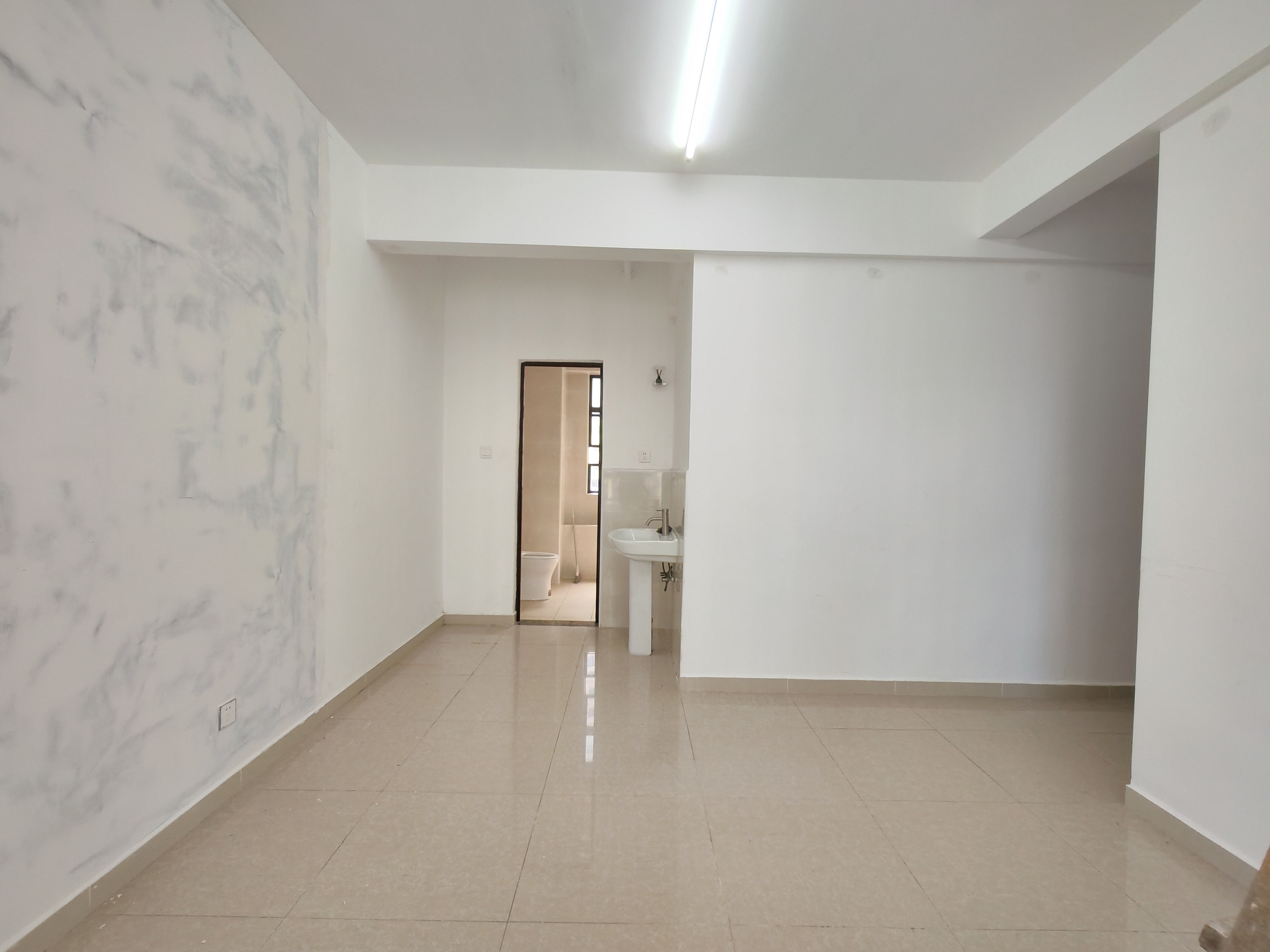 中交怡湖雅苑 4室2厅2卫 3200.0元/月 中交怡湖雅苑 4室2厅2卫 3200.0元/月室内图