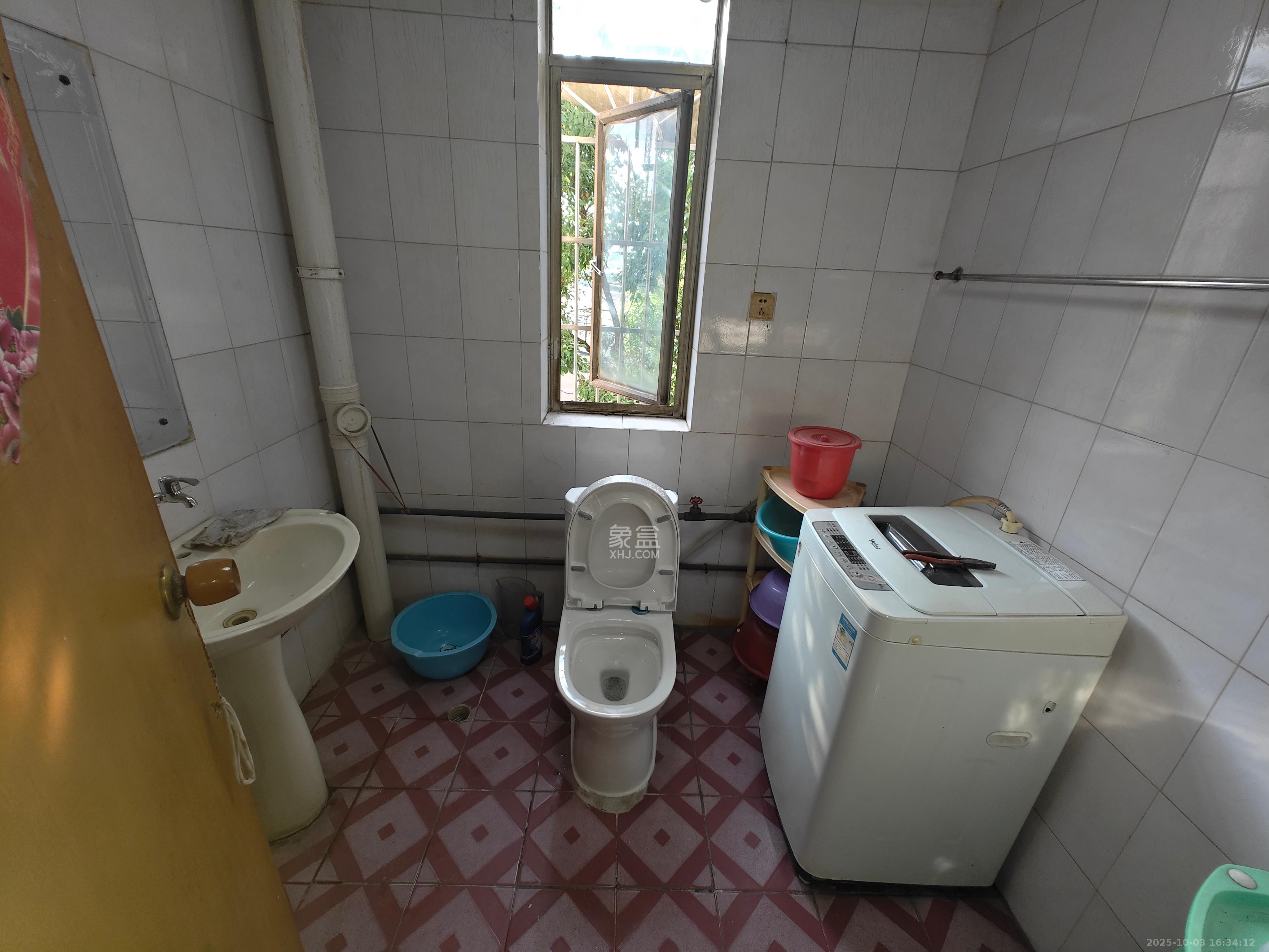 新天小区  2室2厅1卫    1500.0元/月室内图