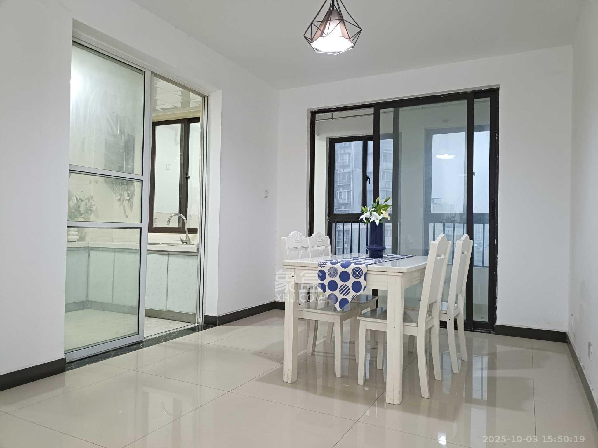 听香水榭 4室2厅2卫 2800.0元/月 听香水榭 4室2厅2卫 2800.0元/月室内图