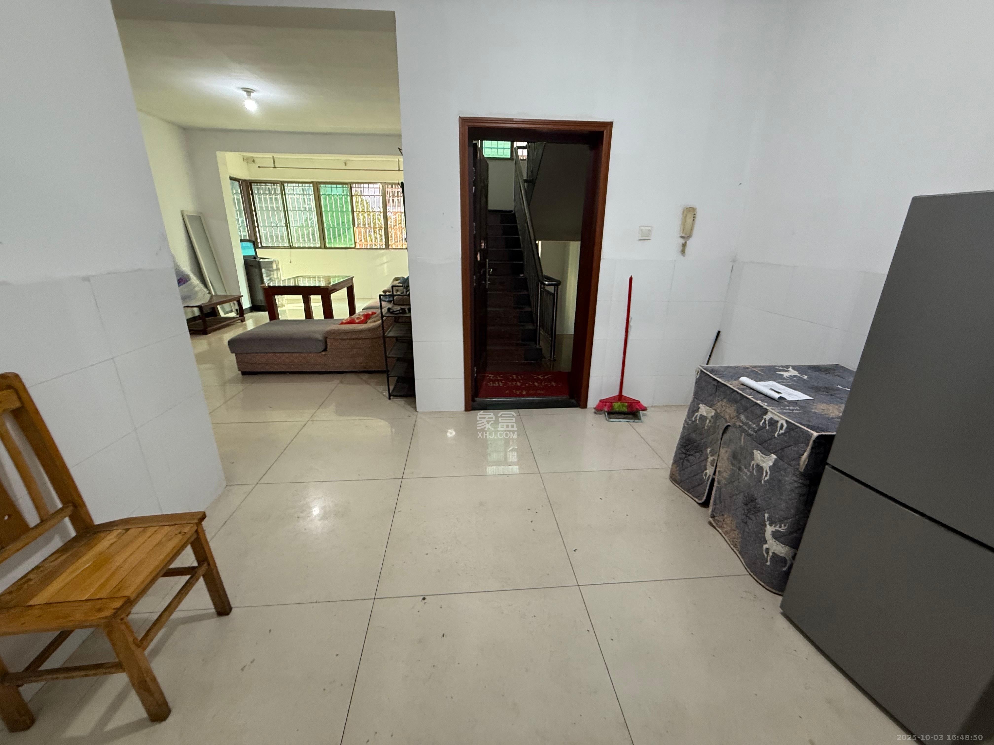 金桂小区一期  3室2厅1卫    1600.0元/月室内图