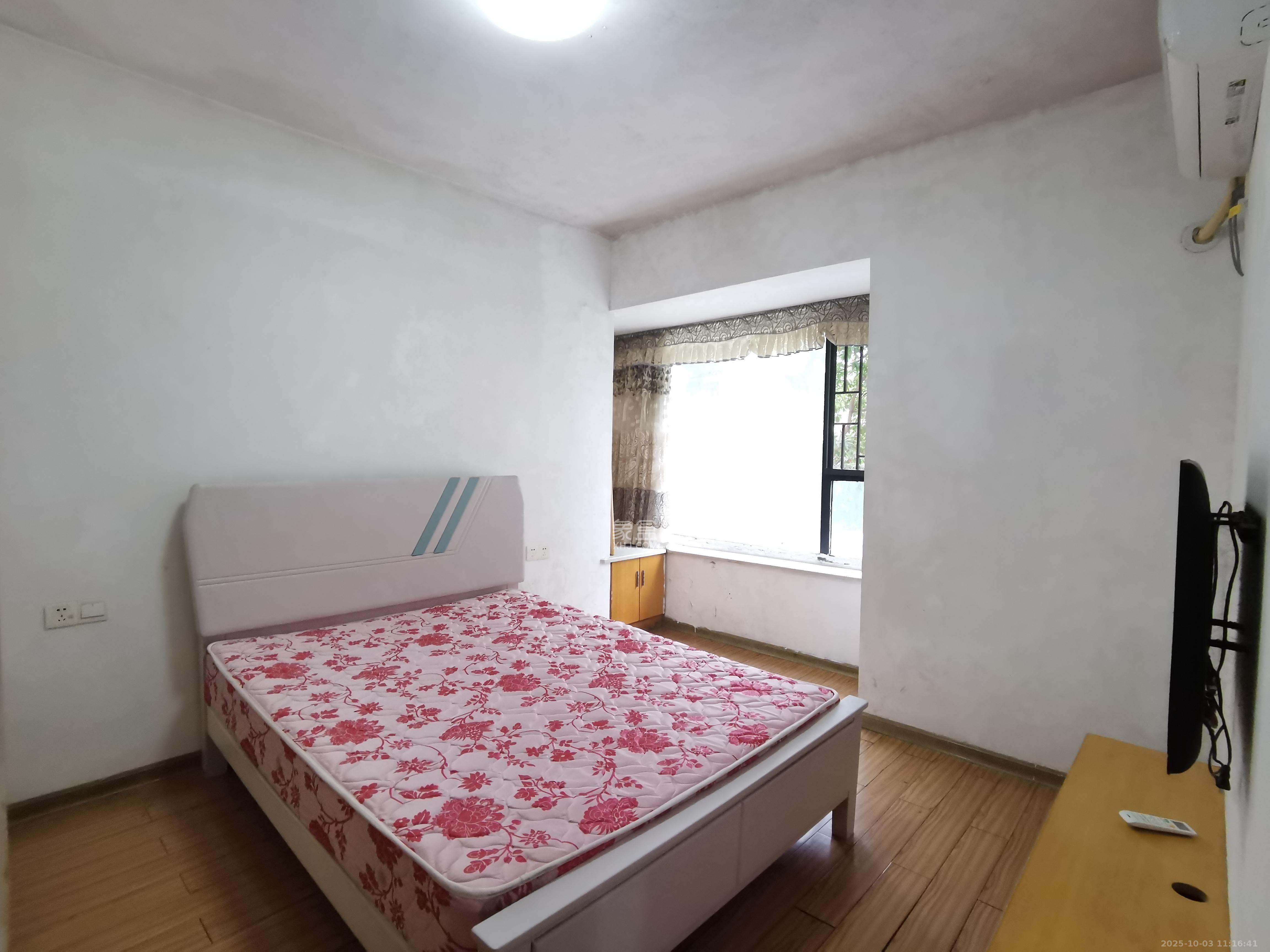 三一街区 4室2厅2卫 2200.0元/月 三一街区 4室2厅2卫 2200.0元/月室内图