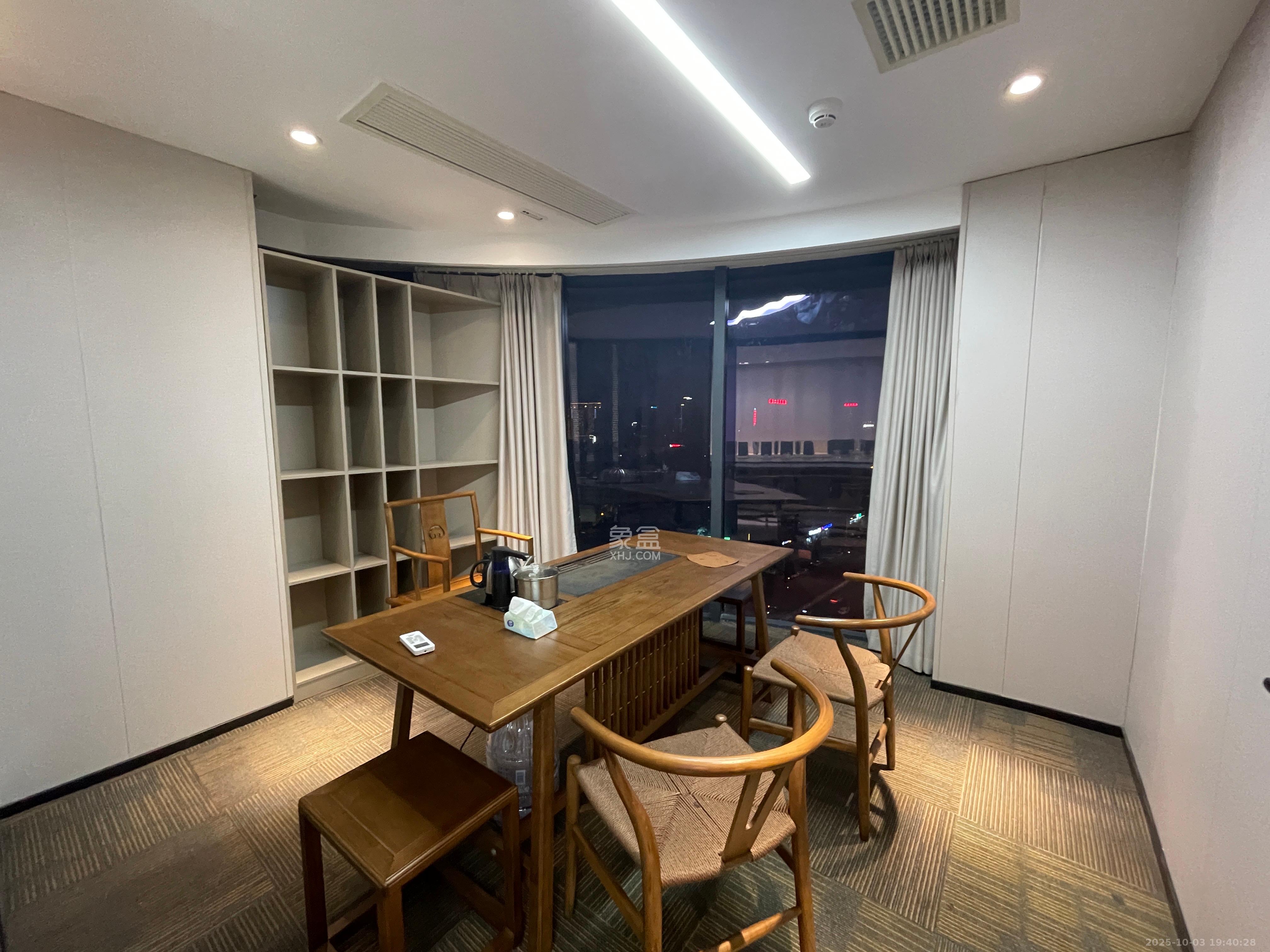 万润时光里  2室1厅1卫    4800.0元/月室内图