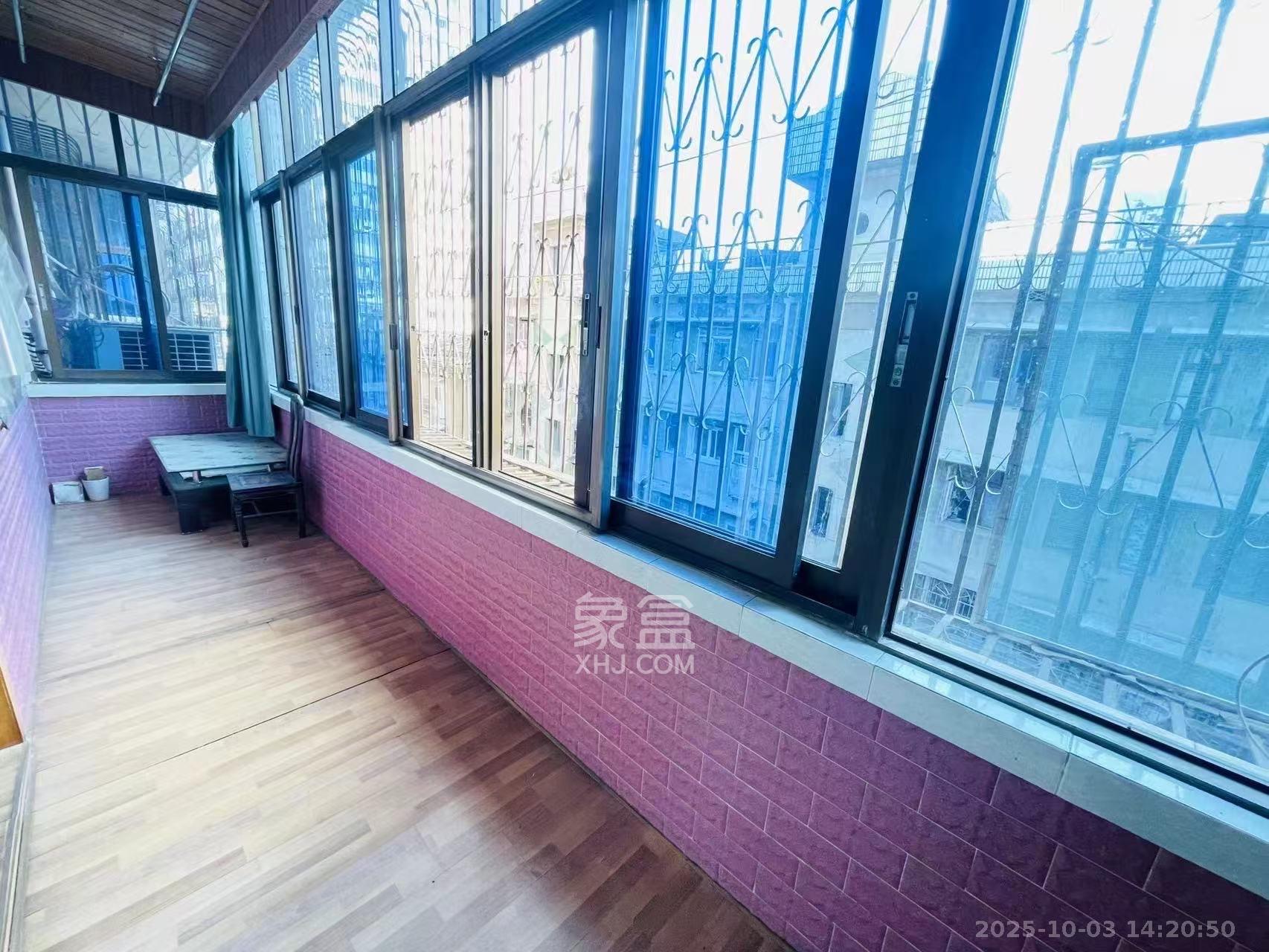 下碧湘街小区  3室1厅1卫   1800.00元/月室内图