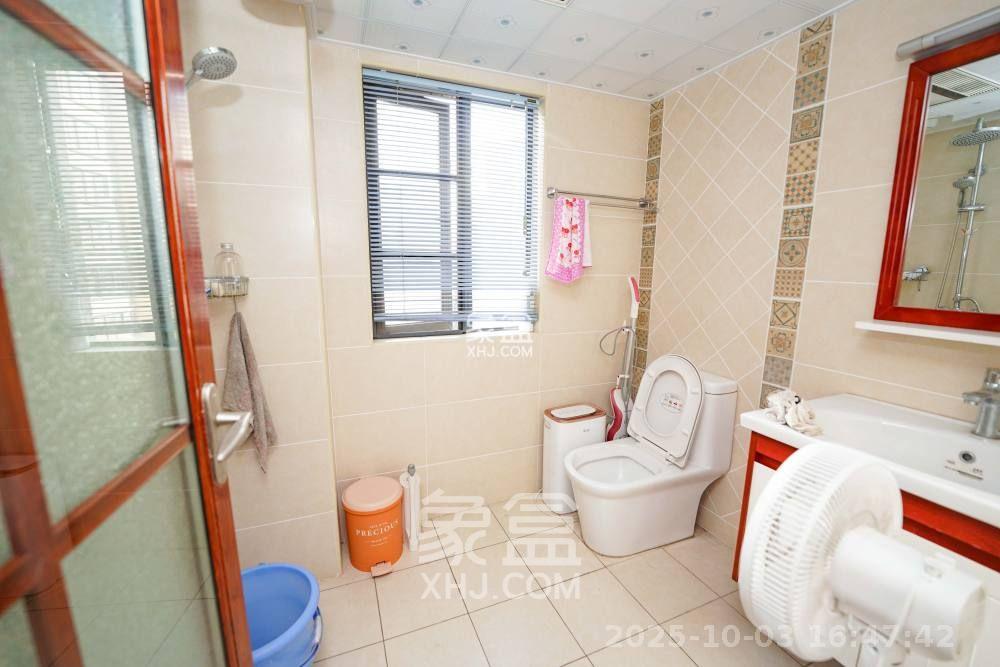 卢浮原著 3室2厅2卫 2208.0元/月 卢浮原著 3室2厅2卫 2208.0元/月室内图