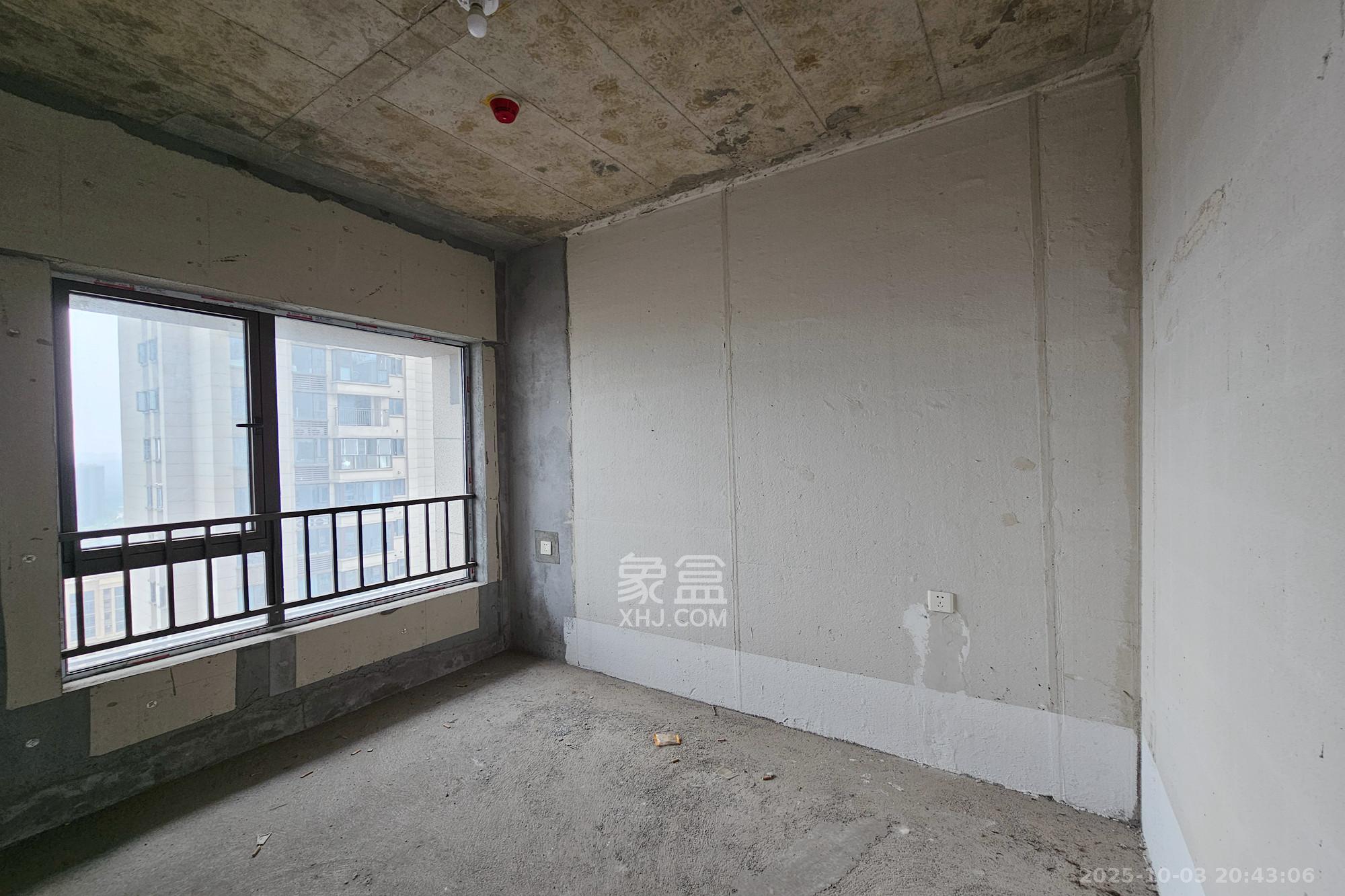 阳光城尚东湾凌云府  4室2厅2卫    130.0万卧室