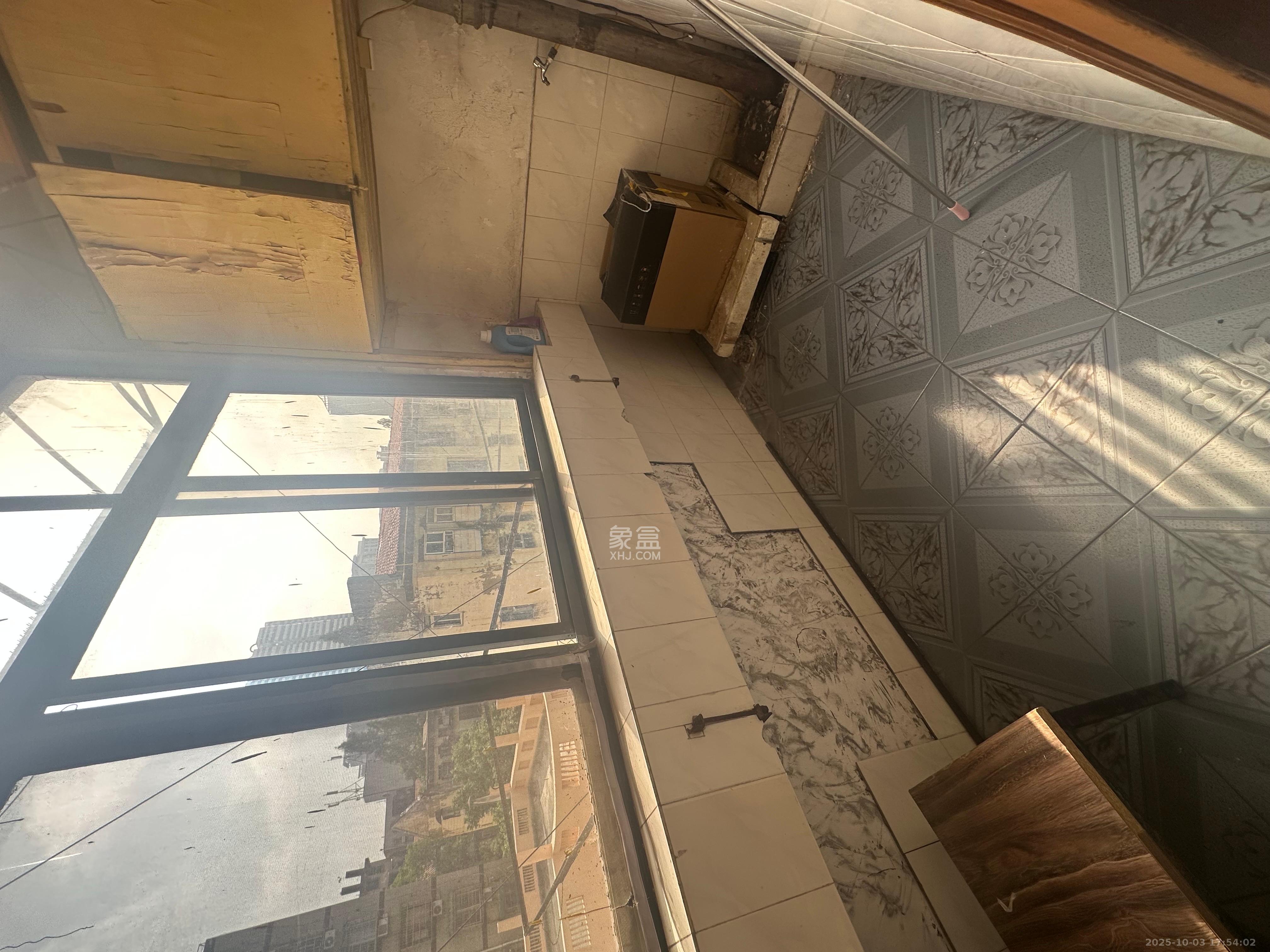 人民新村 1室2厅1卫 1300.0元/月 人民新村 1室2厅1卫 1300.0元/月室内图