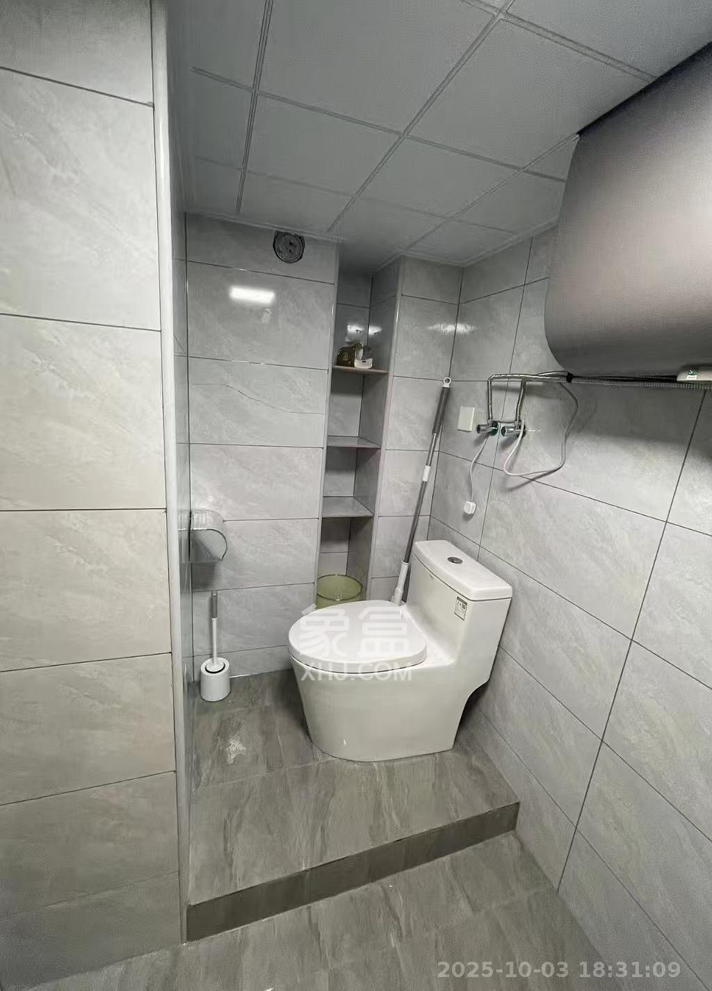 越秀悦湖台  2室1厅1卫    2400.0元/月室内图