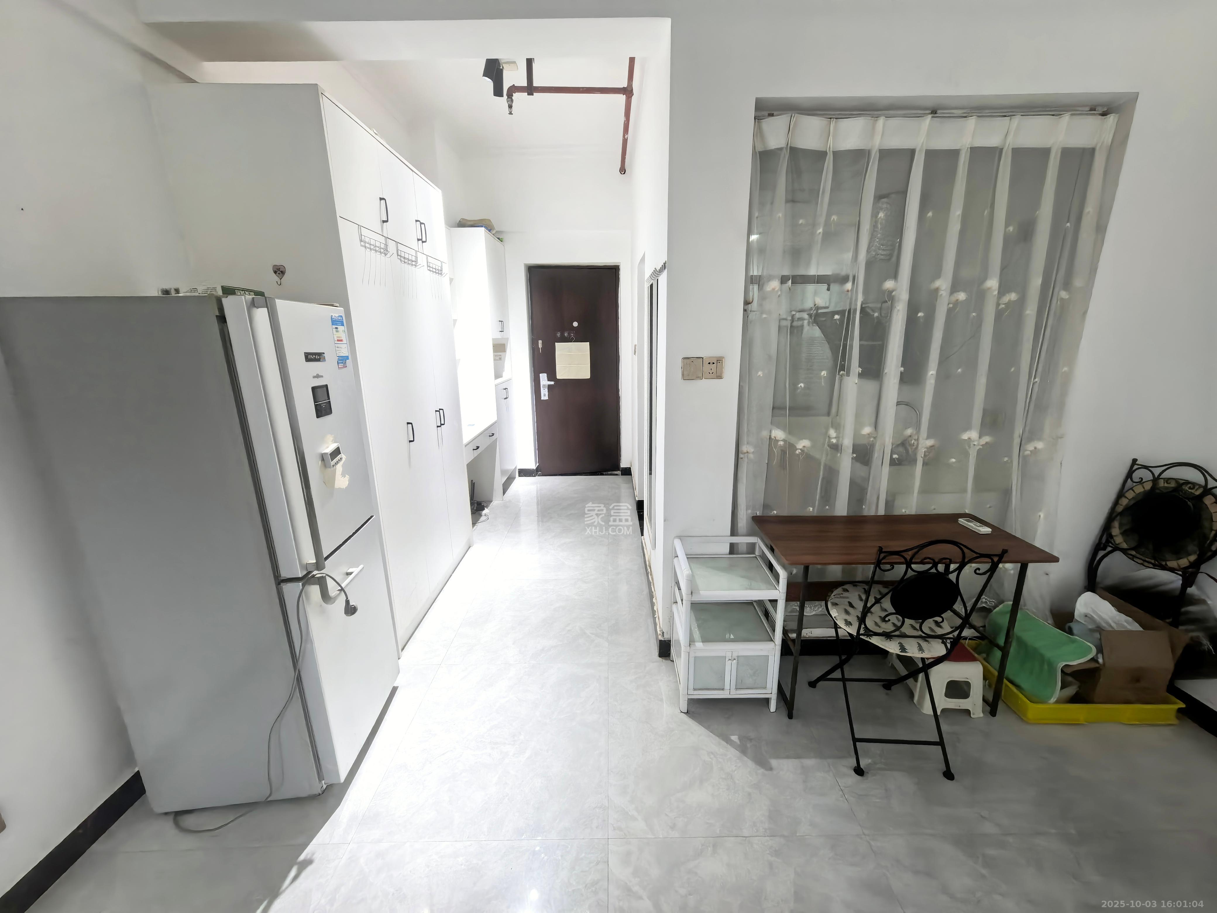 恒泰广场 1室1厅1卫 1500.0元/月 恒泰广场 1室1厅1卫 1500.0元/月室内图