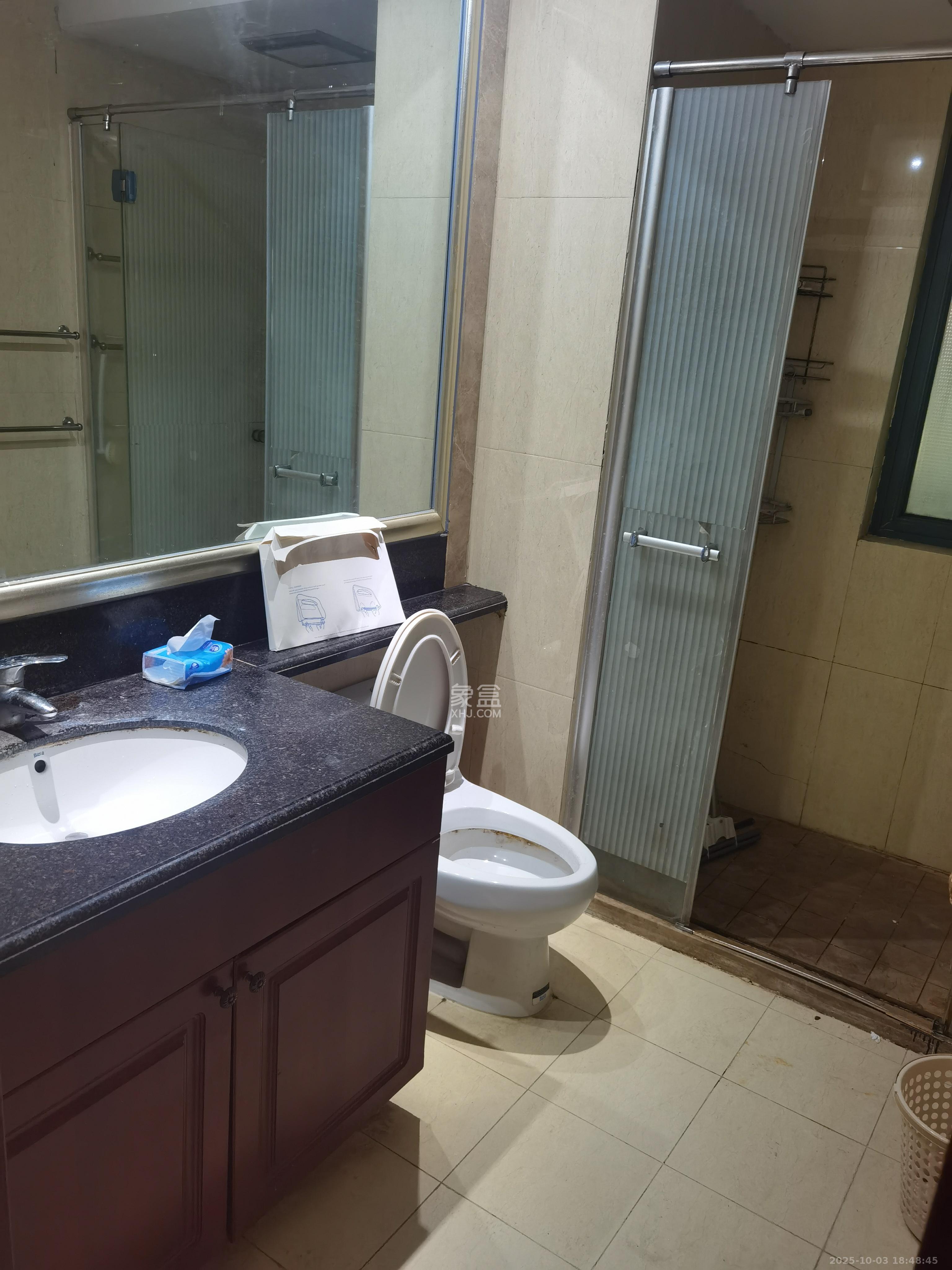 恒大御景湾 3室2厅1卫 3300.0元/月 恒大御景湾 3室2厅1卫 3300.0元/月室内图