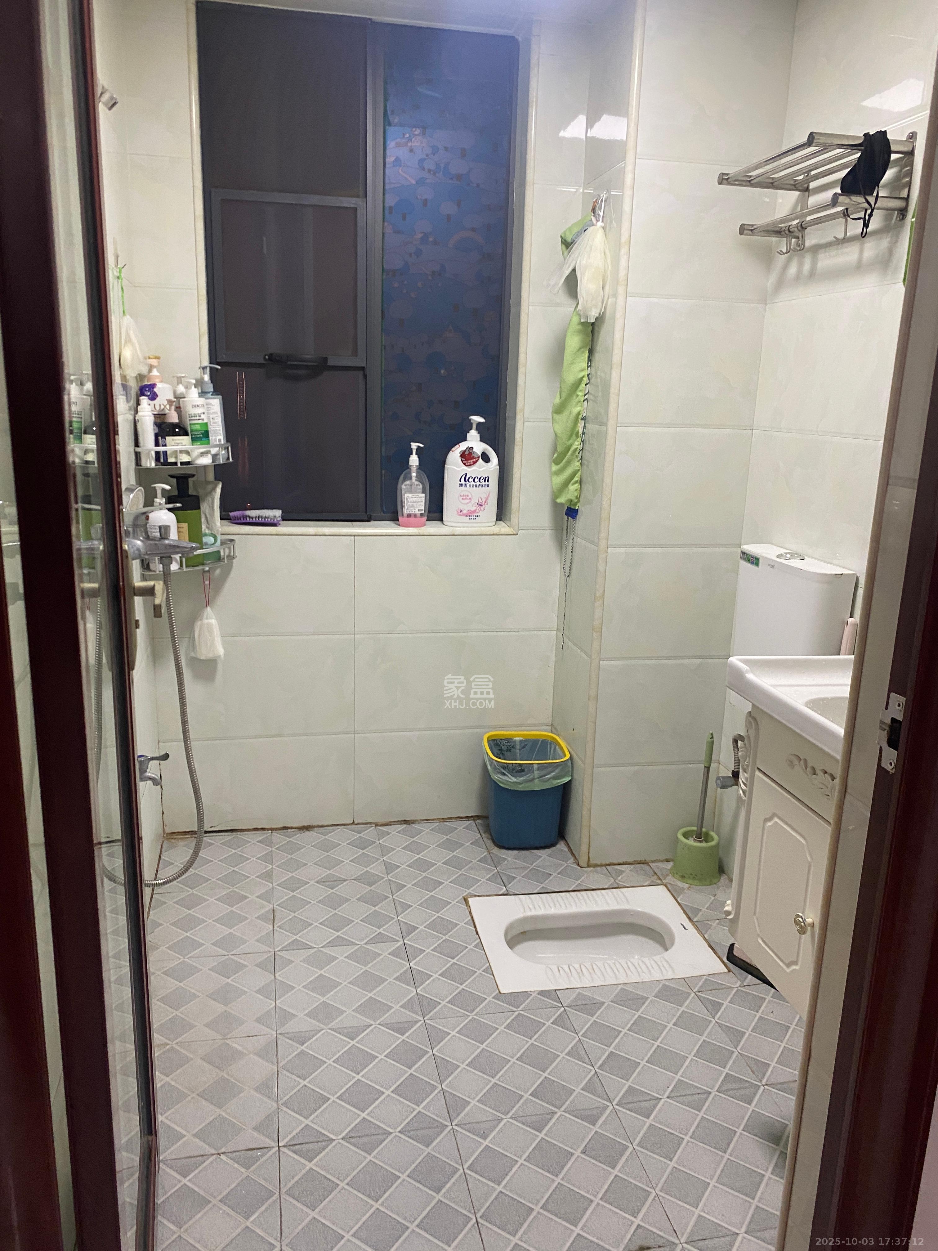 岳华新苑 2室2厅1卫 1000.0元/月 岳华新苑 2室2厅1卫 1000.0元/月室内图