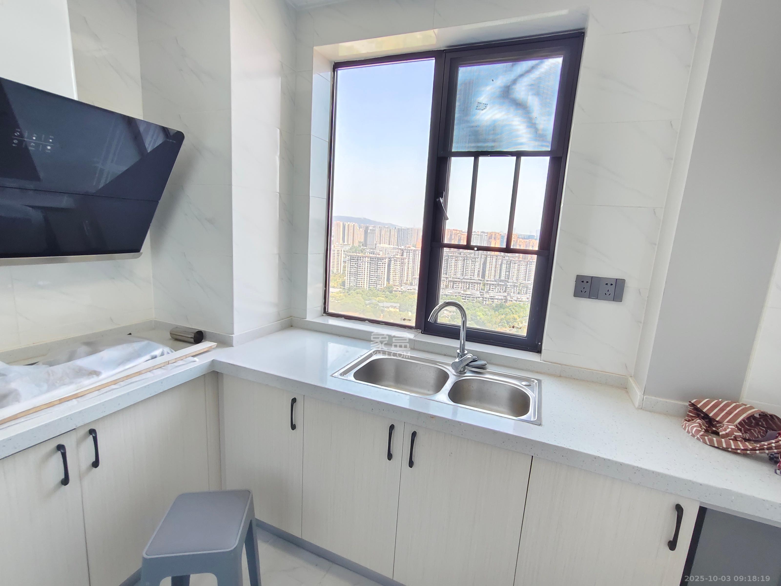 洋湖18克拉(旷远洋湖18克拉)  3室2厅2卫    2800.0元/月 洋湖18克拉(旷远洋湖18克拉)  3室2厅2卫    2800.0元/月室内图