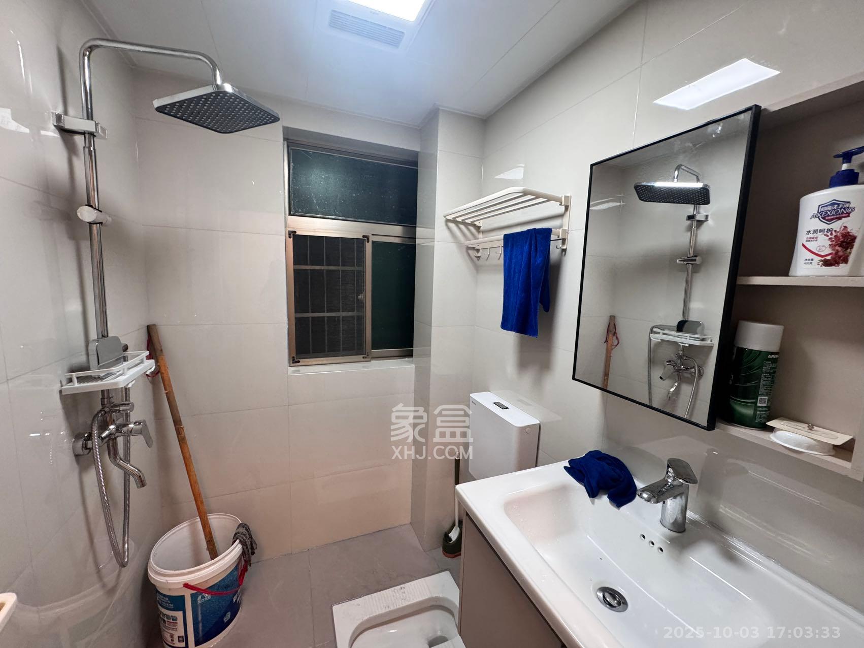 莲湖大厦 3室2厅1卫 2800.0元/月 莲湖大厦 3室2厅1卫 2800.0元/月室内图