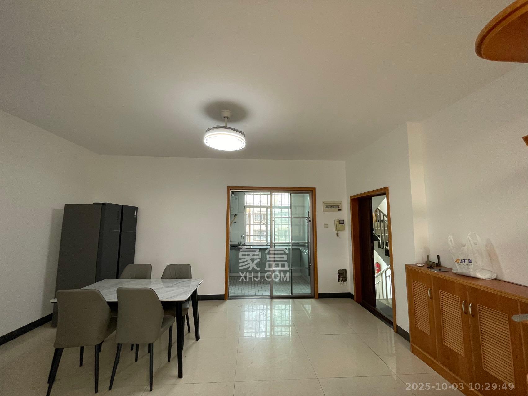 先锋新宇 3室2厅2卫 2100.0元/月 先锋新宇 3室2厅2卫 2100.0元/月室内图