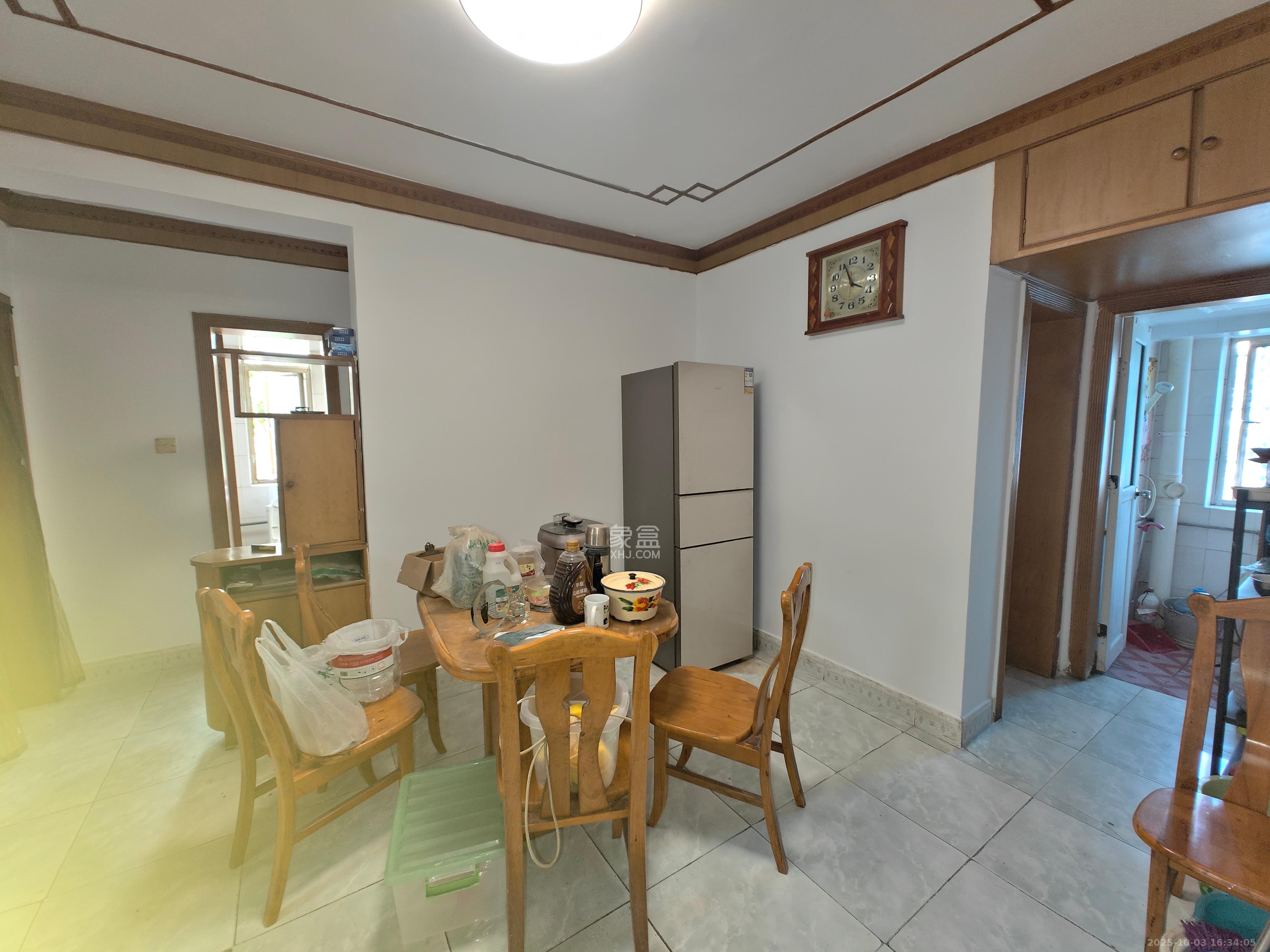 新天小区  2室2厅1卫    1500.0元/月室内图