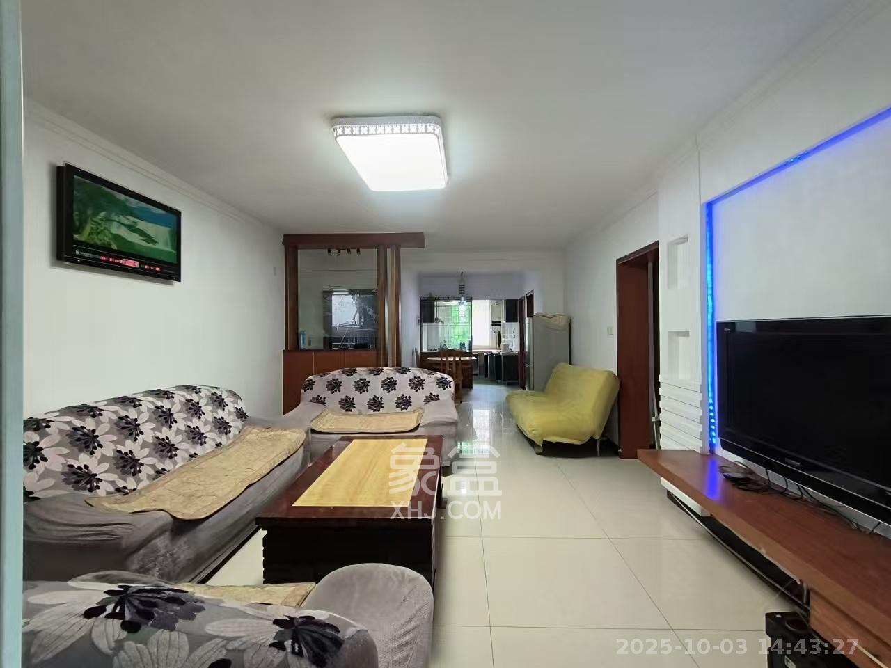 好家园  3室2厅1卫   1800.00元/月室内图