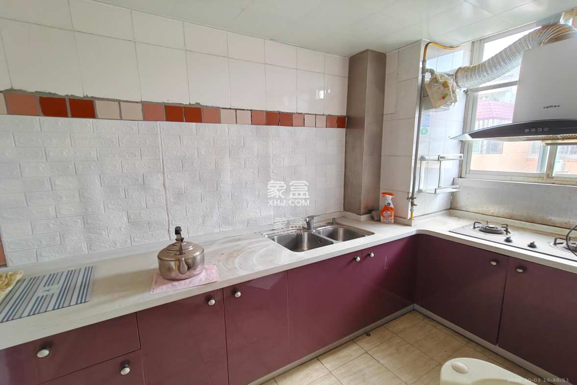 咸嘉新村嘉文苑  4室2厅2卫    2600.0元/月 咸嘉新村嘉文苑  4室2厅2卫    2600.0元/月室内图