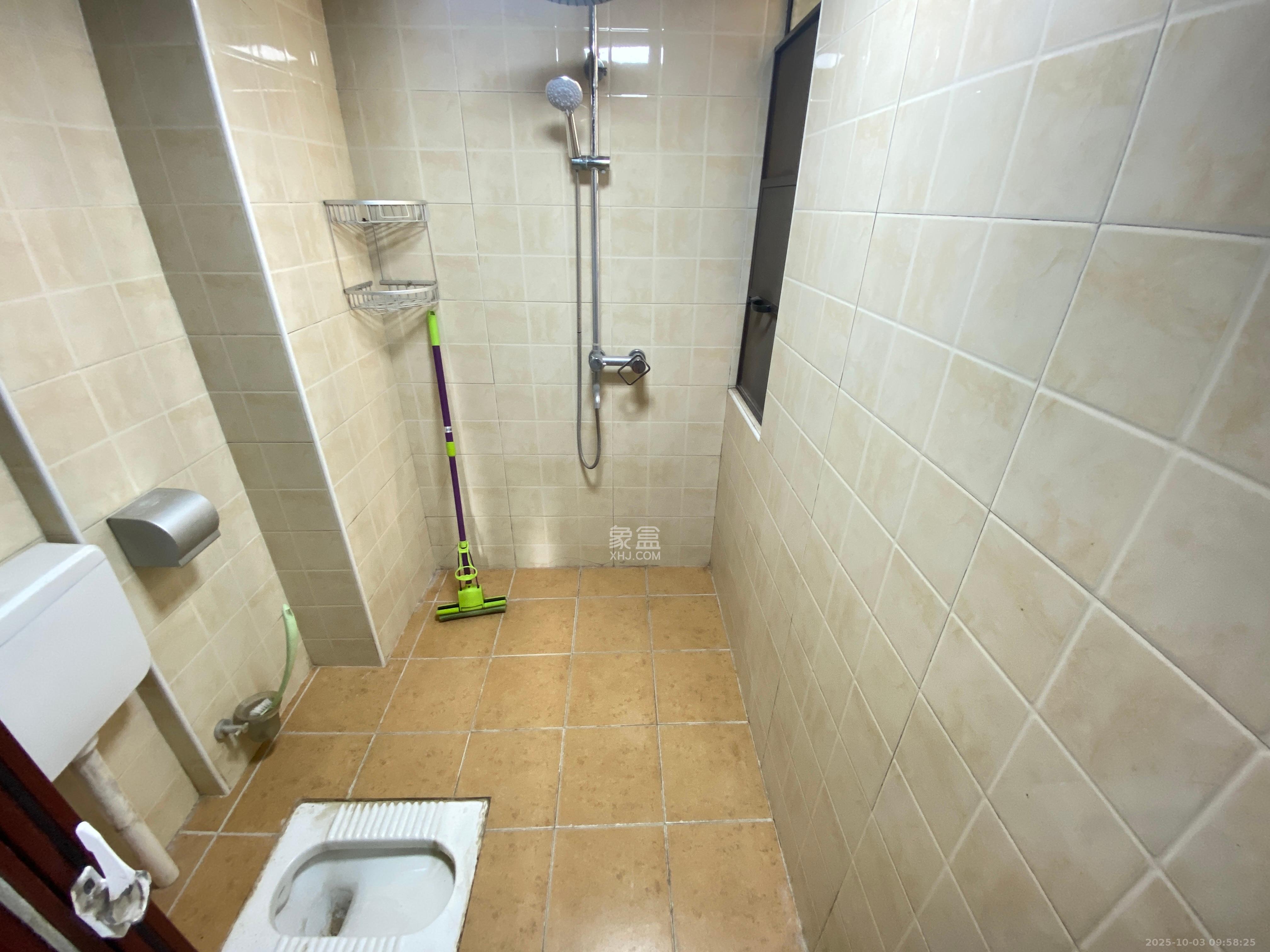 钱隆樽品(一、二、三期) 2室2厅1卫 1800.0元/月 钱隆樽品(一、二、三期) 2室2厅1卫 1800.0元/月室内图