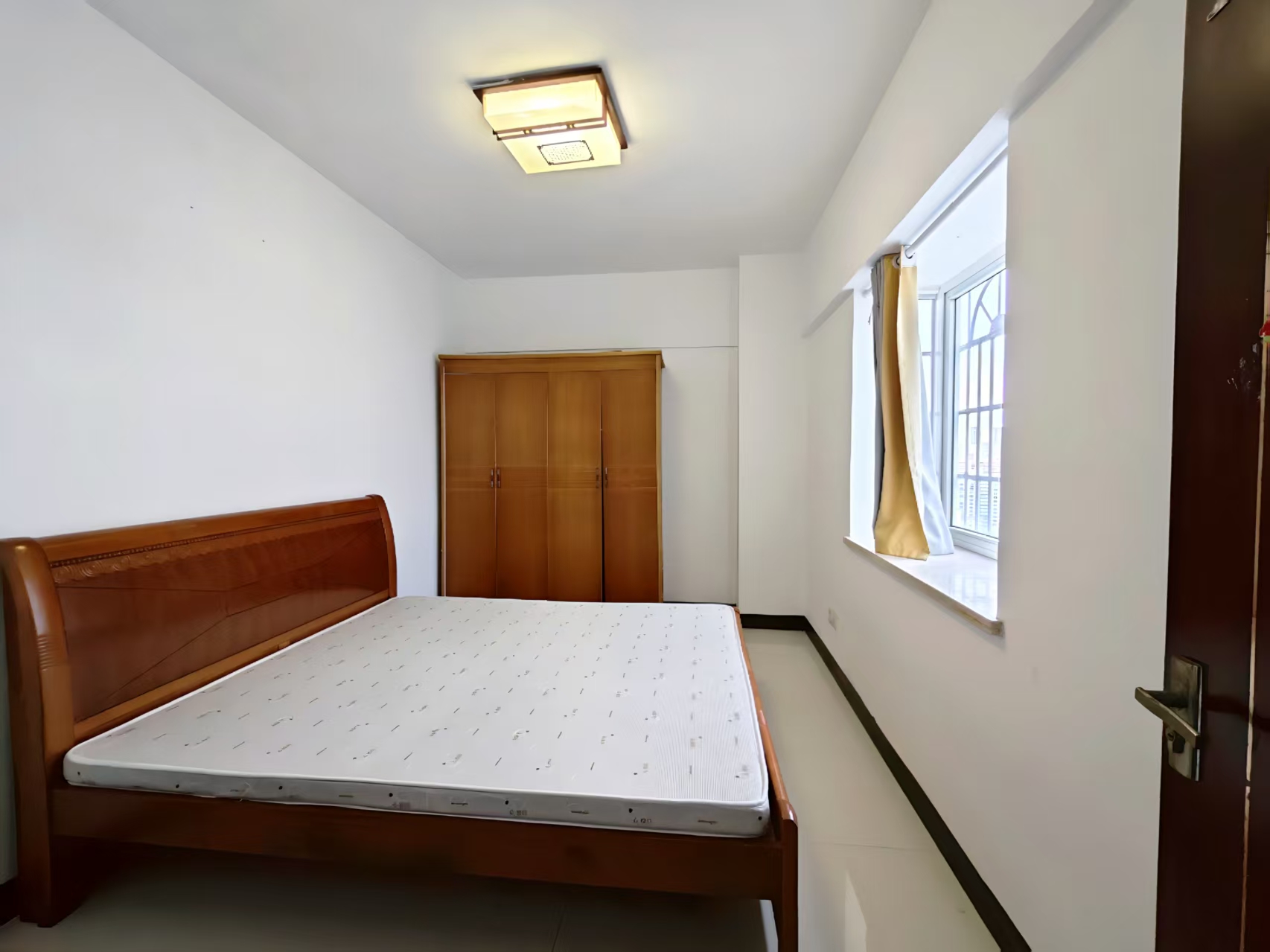 南亚广场 3室2厅2卫 2600.0元/月 南亚广场 3室2厅2卫 2600.0元/月室内图