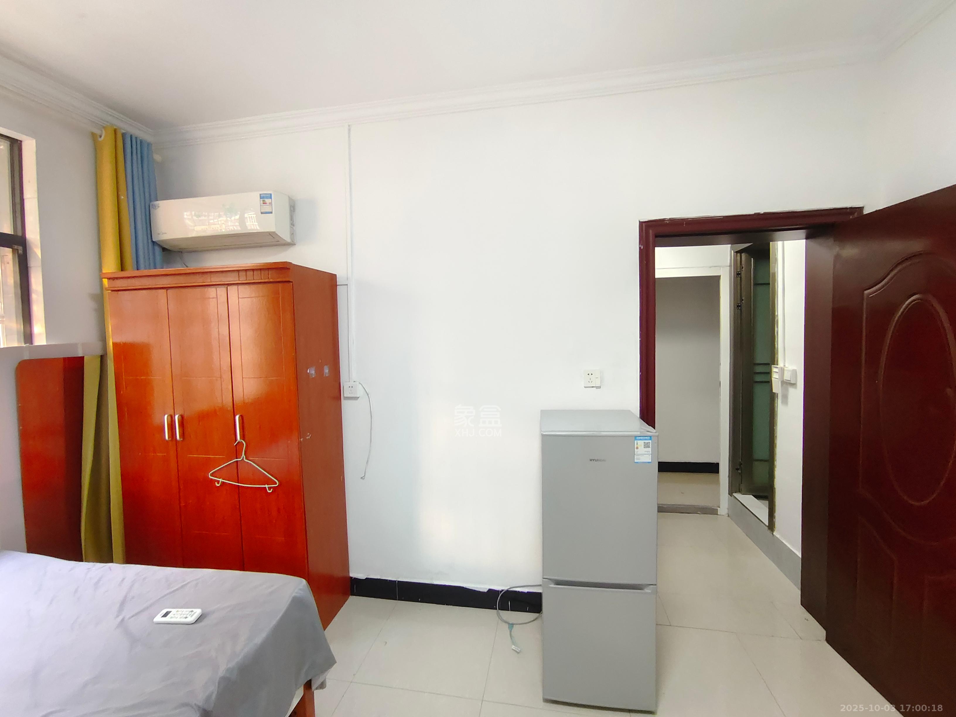 黄鹤小区5片 1室1厅1卫 1100.0元/月 黄鹤小区5片 1室1厅1卫 1100.0元/月室内图