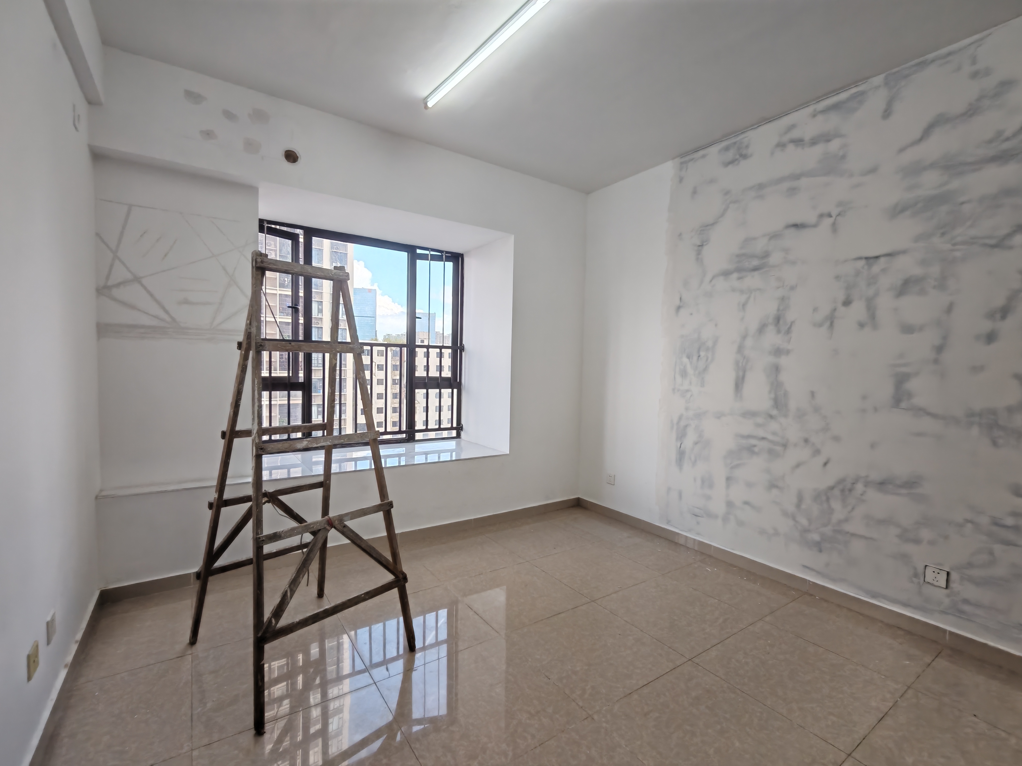 中交怡湖雅苑 4室2厅2卫 3200.0元/月 中交怡湖雅苑 4室2厅2卫 3200.0元/月室内图