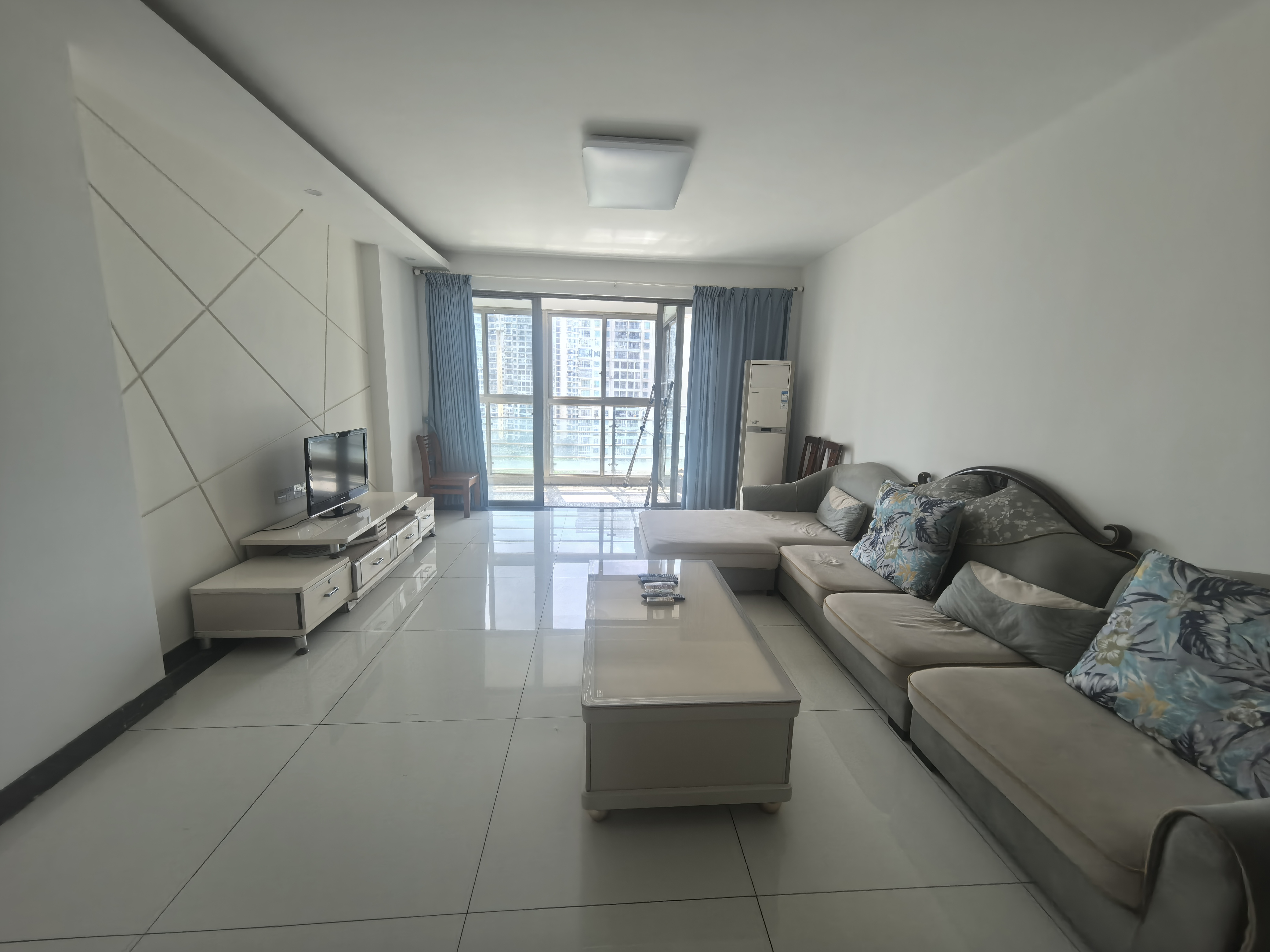 海岸壹号 3室2厅2卫 4500.0元/月 海岸壹号 3室2厅2卫 4500.0元/月室内图